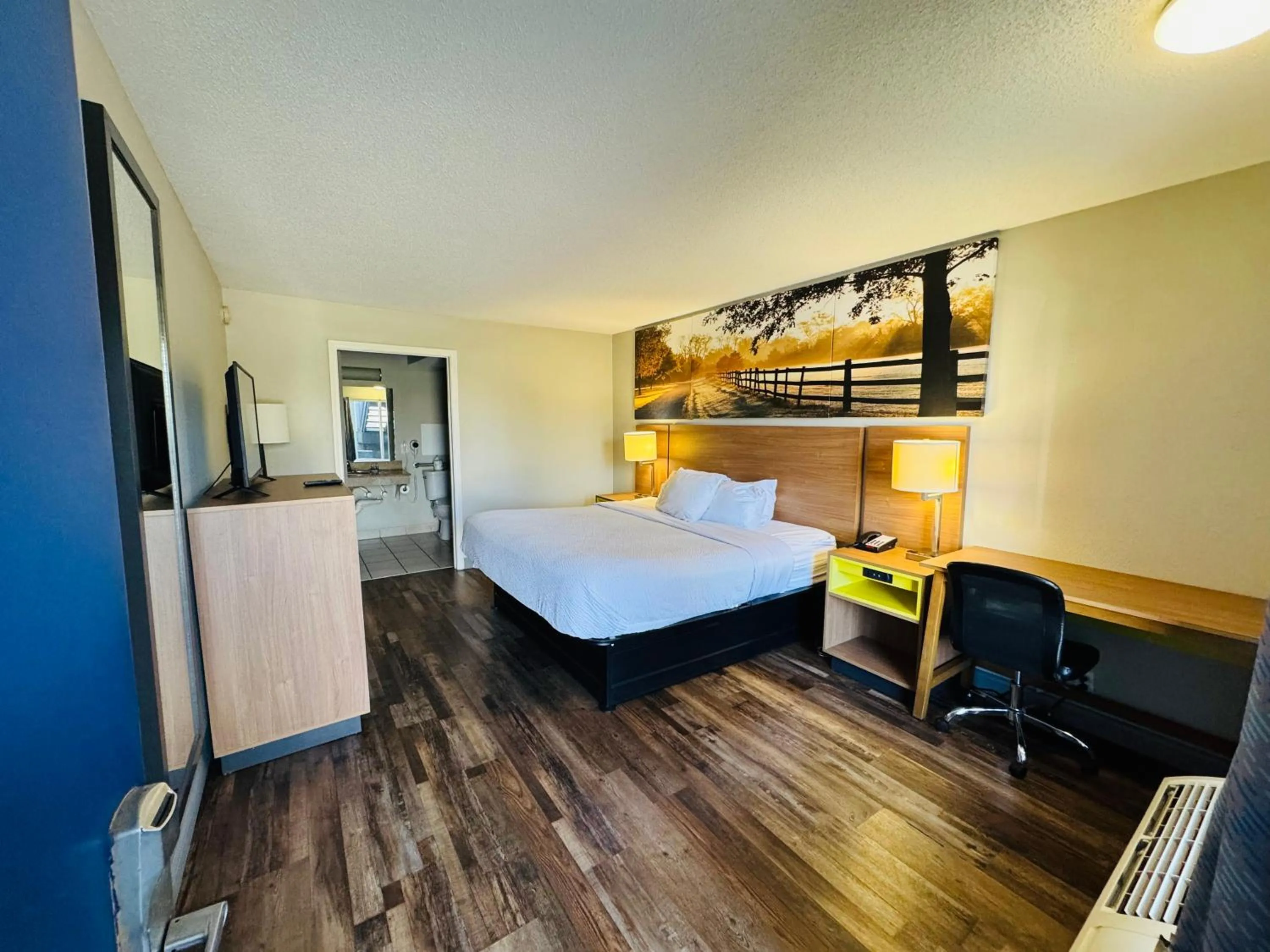 Facility for disabled guests, Bed in Rodeway Inn Owensboro South