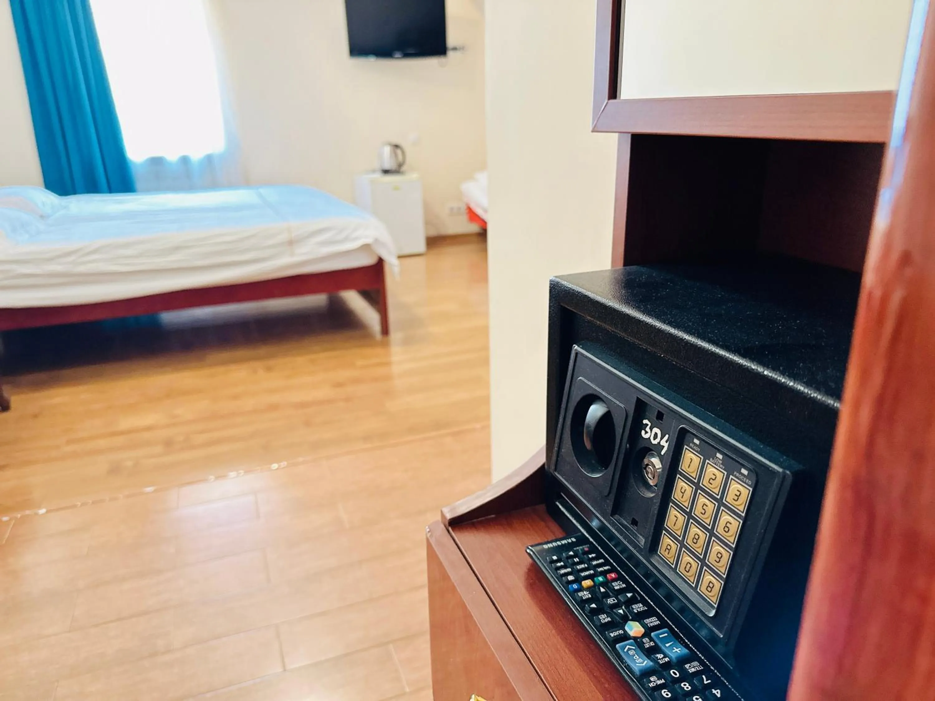 safe, Bed in SD Hotel