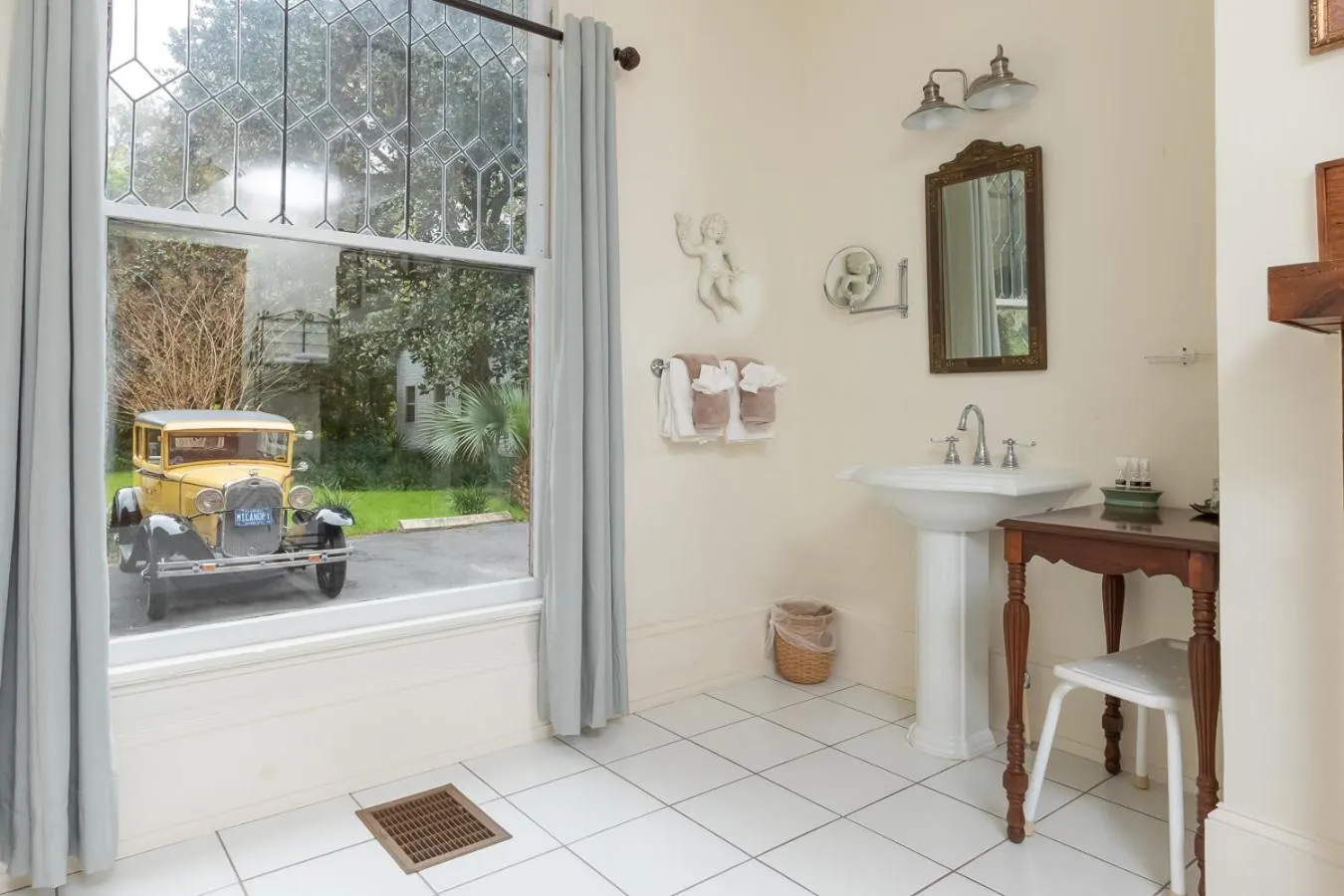 Herlong Mansion Bed & Breakfast