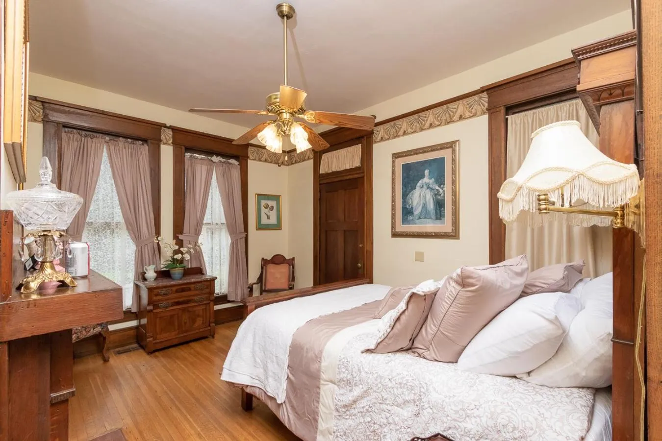 Photo of the whole room, Bed in Herlong Mansion Bed & Breakfast