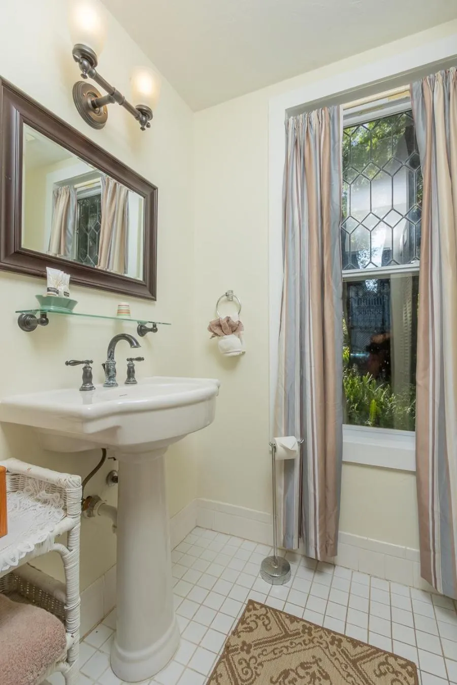 Herlong Mansion Bed & Breakfast