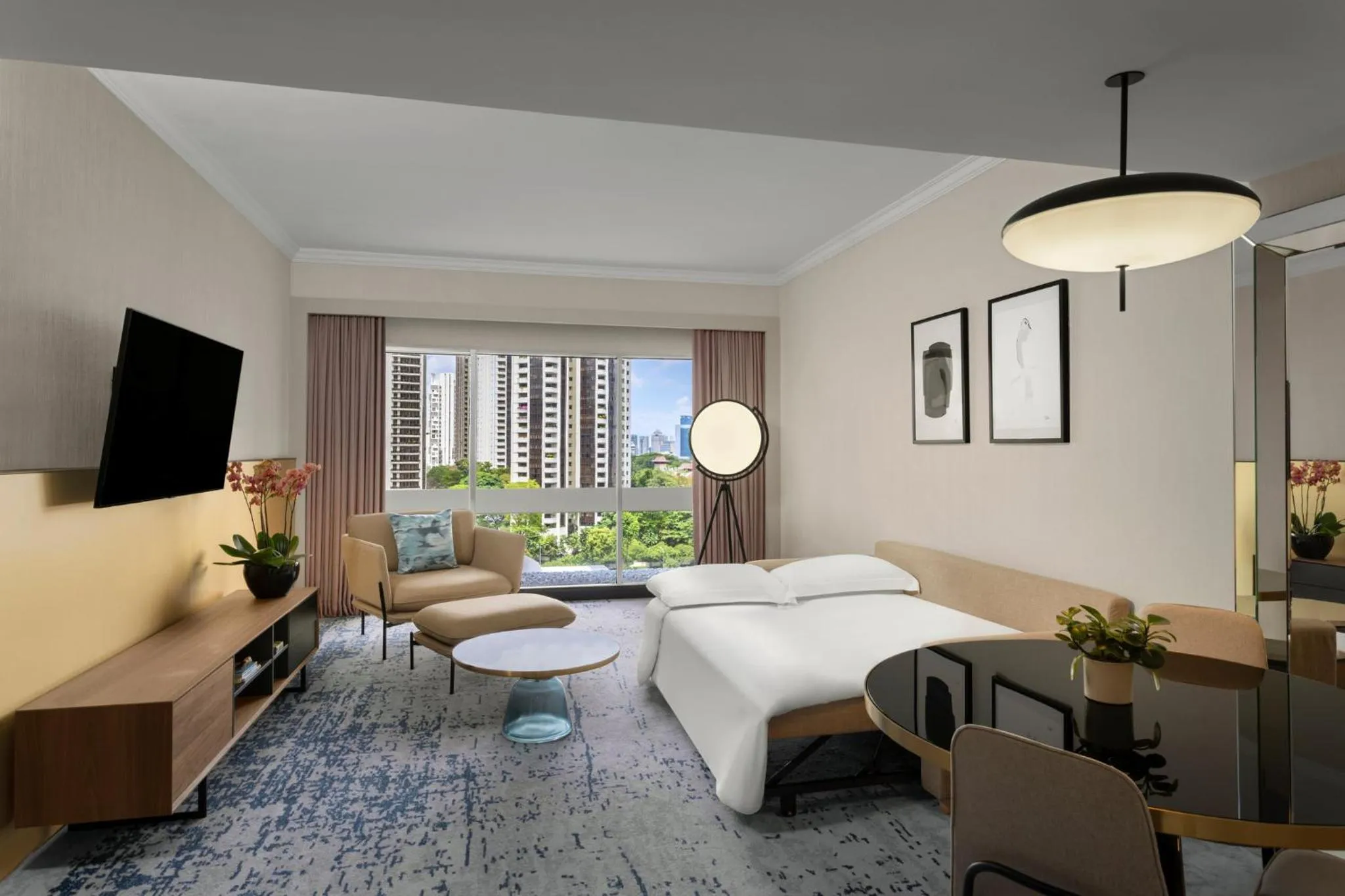 Photo of the whole room, Bed in voco Orchard Singapore by IHG