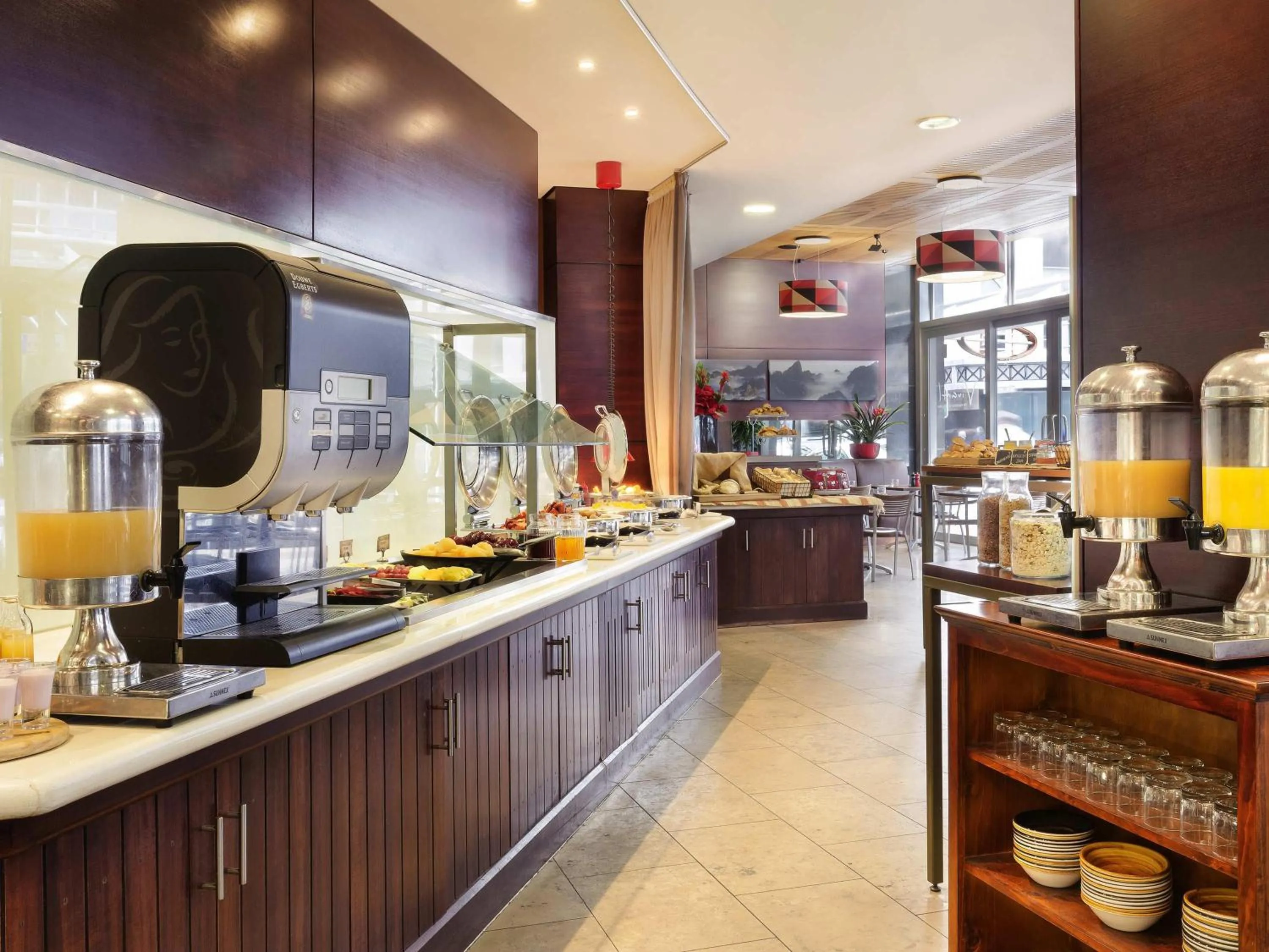 Restaurant/places to eat in ibis Wellington