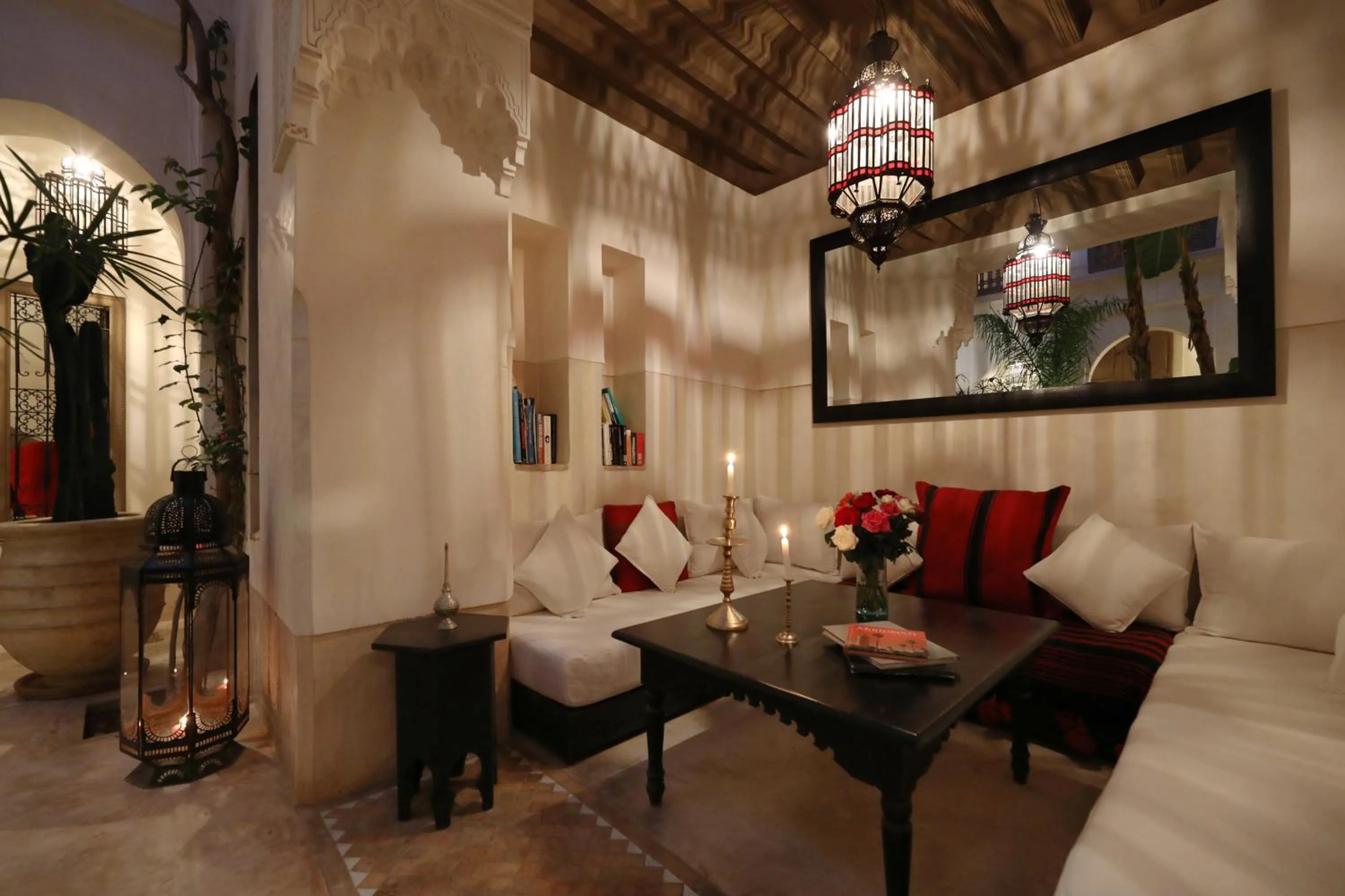 Communal lounge/ TV room in Dar Akal