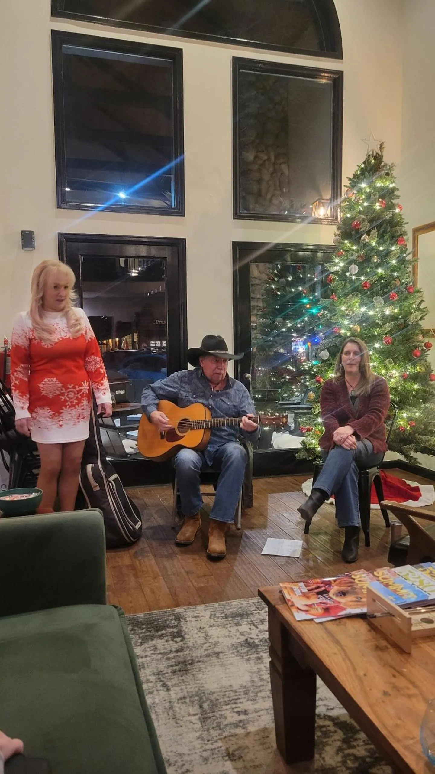 Evening entertainment in Hotel Frisco