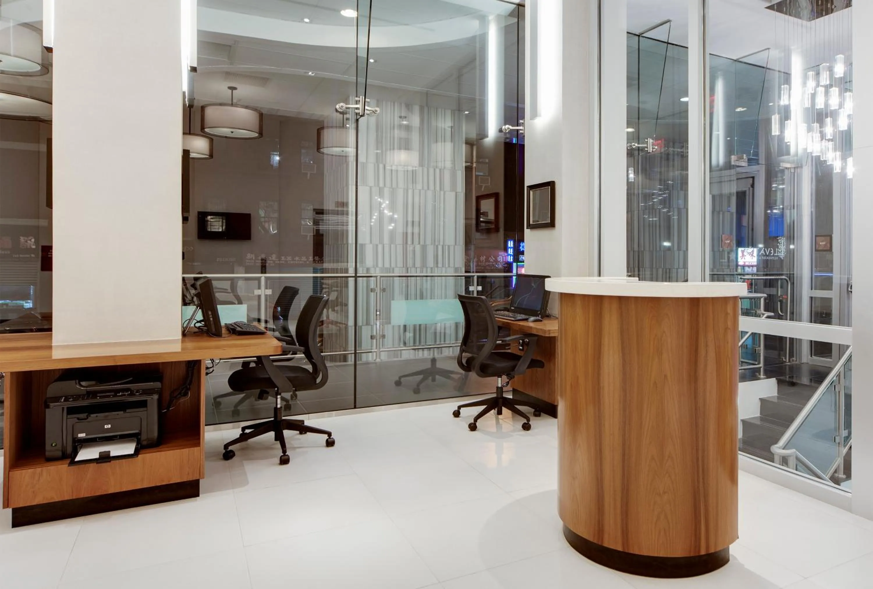 Business facilities in Wyndham Garden Chinatown