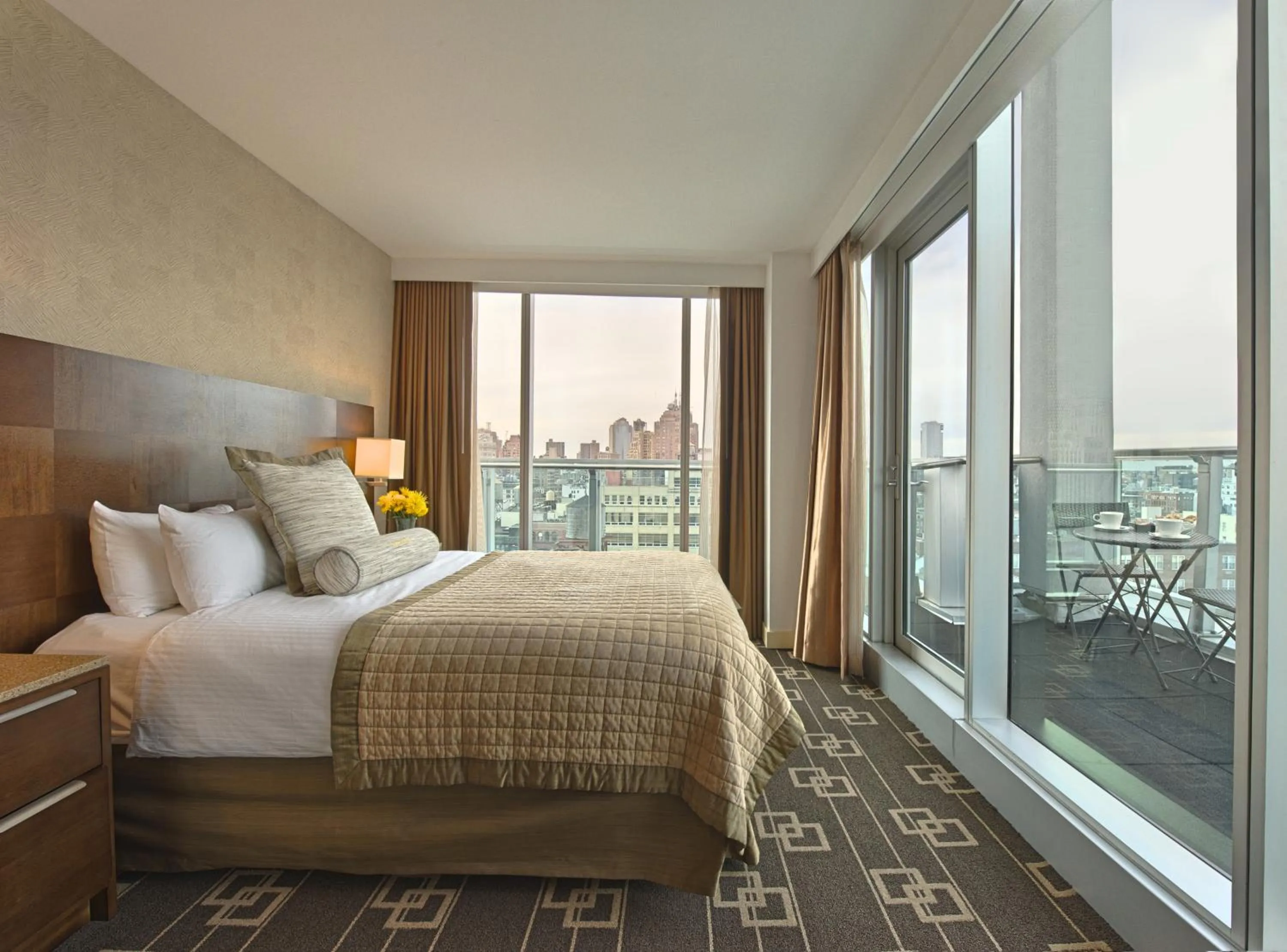 Photo of the whole room, Bed in Wyndham Garden Chinatown