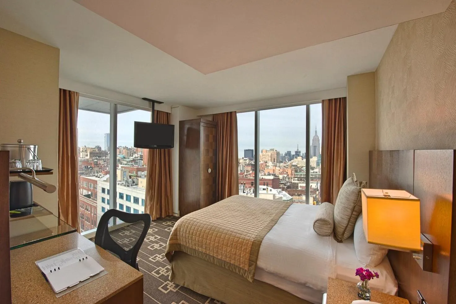 View (from property/room), Bed in Wyndham Garden Chinatown