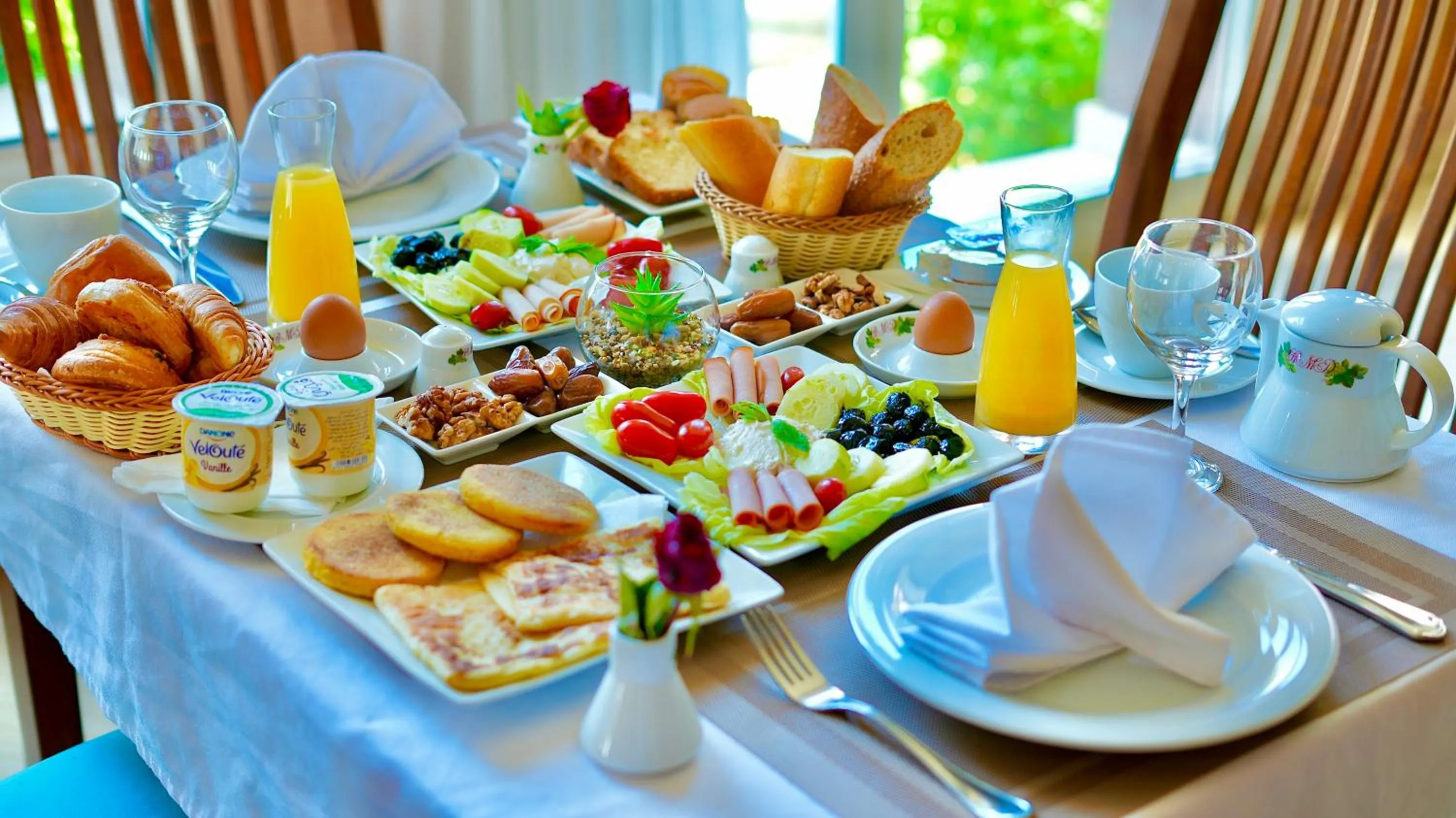 Restaurant/places to eat in Hotel Menzeh Dalia