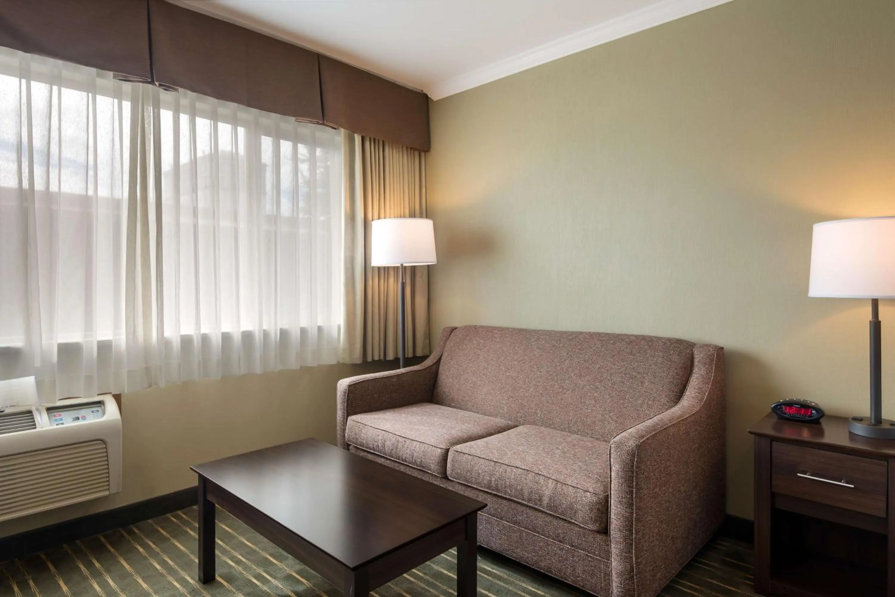 Bedroom in Best Western Holiday Hotel