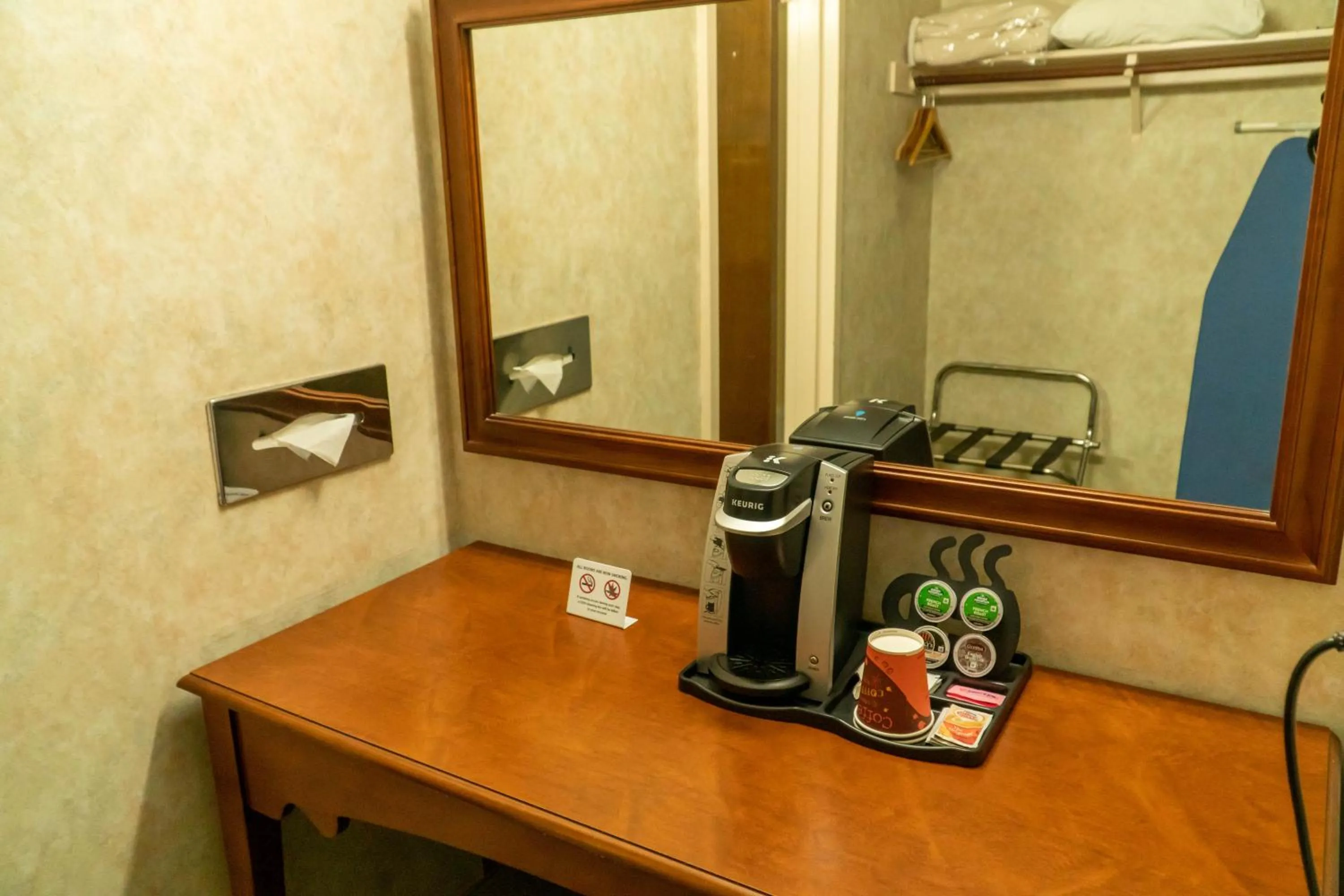 Coffee/tea facilities in Hotel Piccadilly