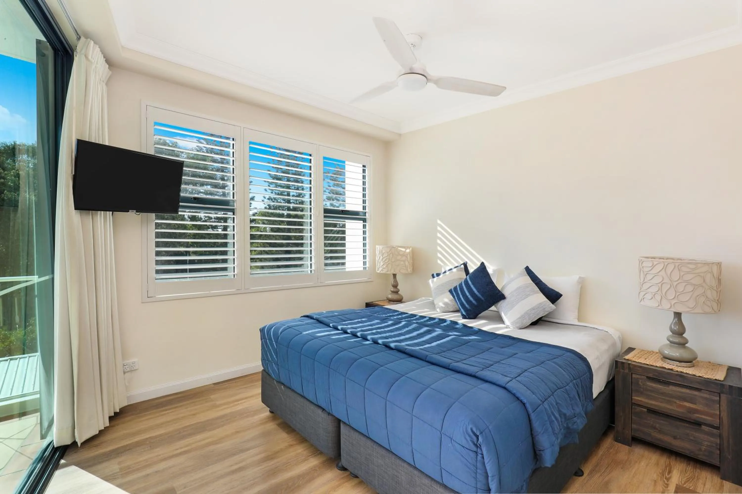 Bedroom, Bed in Santorini Twin Waters