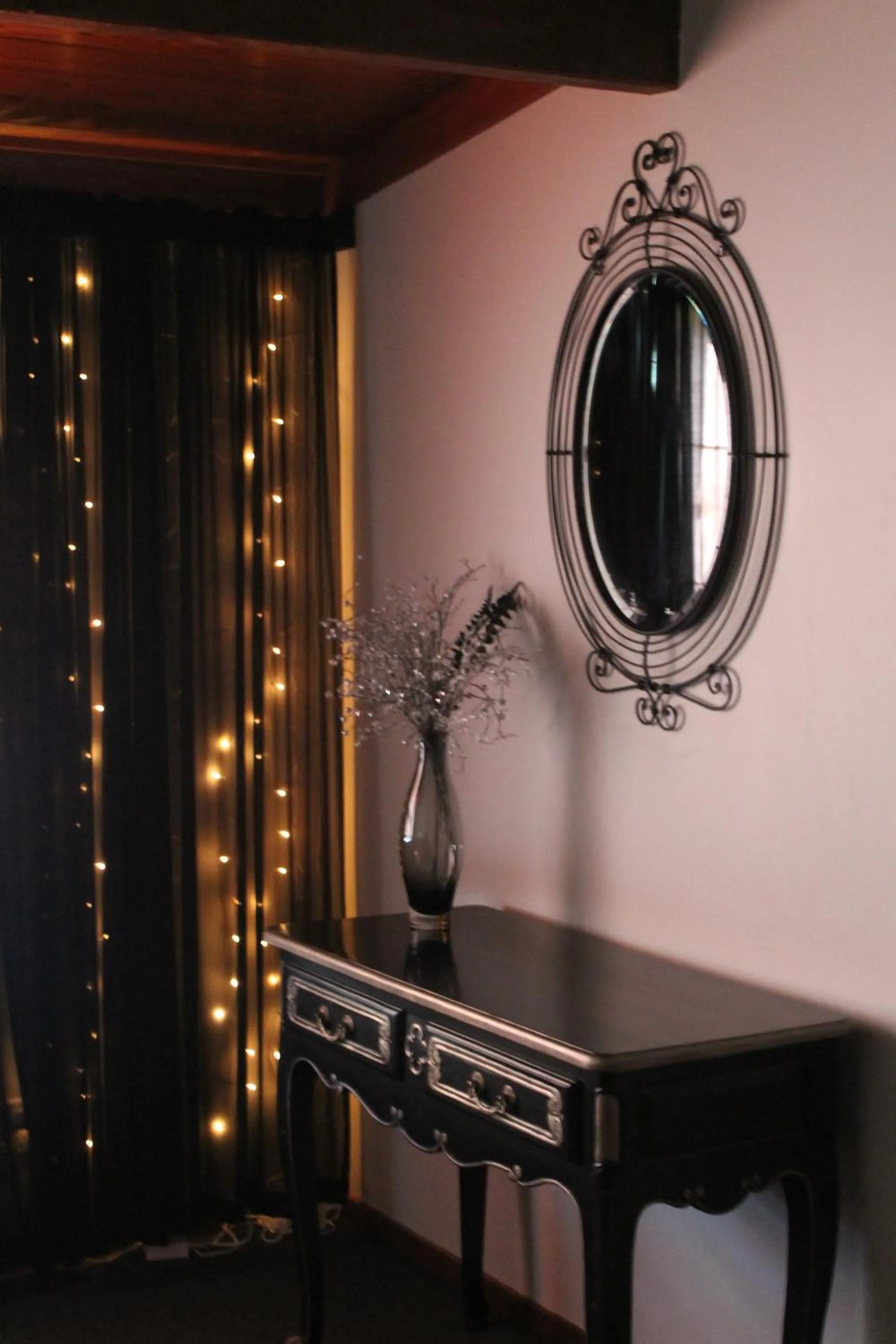 Decorative detail in Chartré Manor B&B