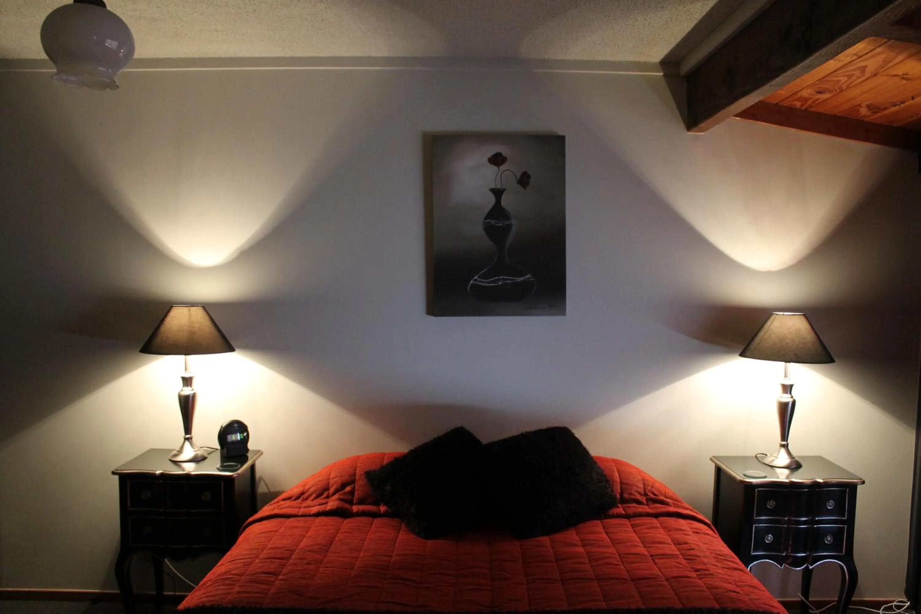 Bedroom, Bed in Chartré Manor B&B