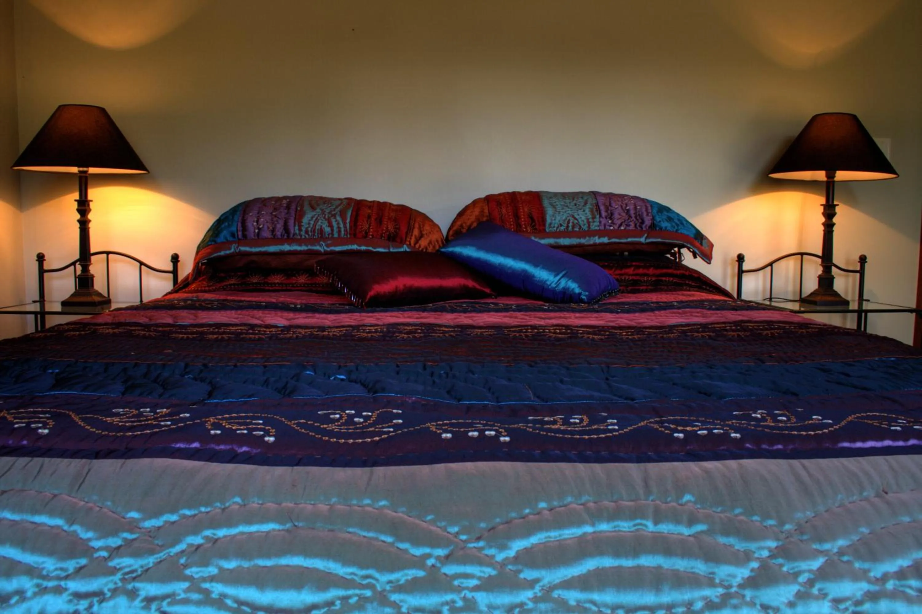 Bed in Chartré Manor B&B