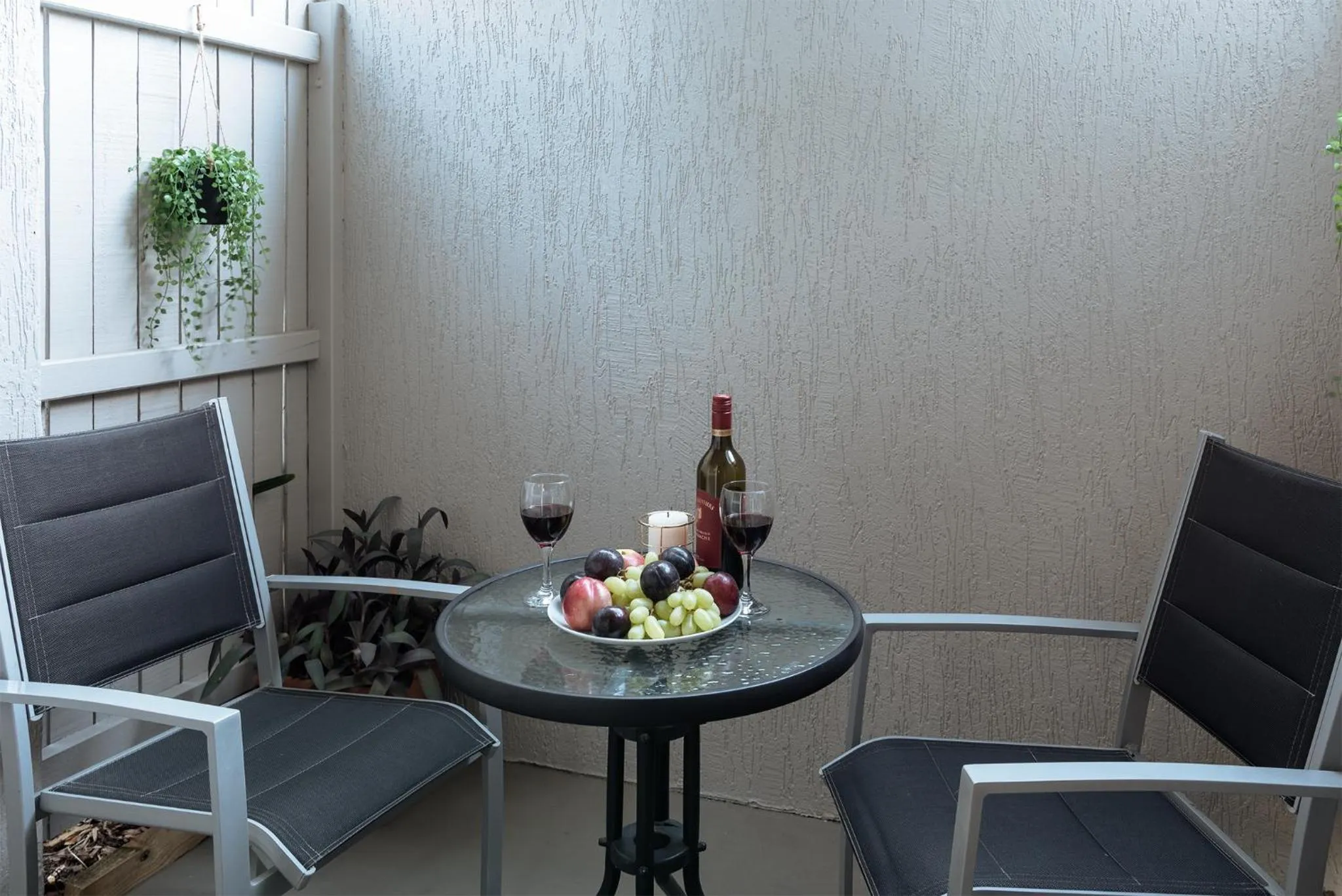 Patio in Benson Court Motel