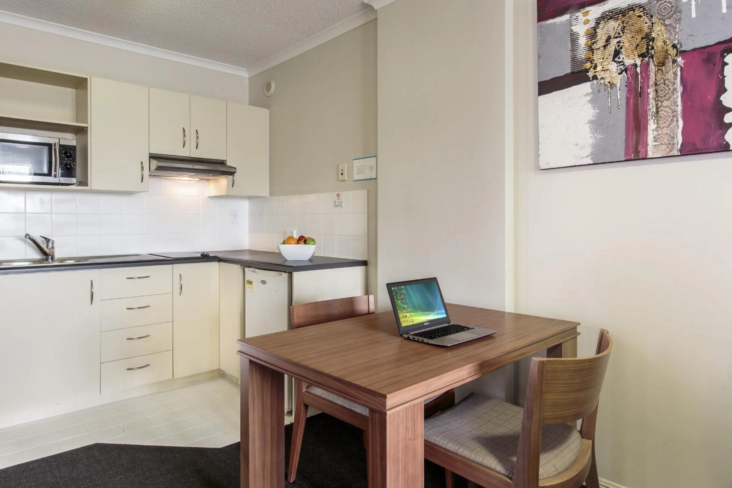 Kitchen or kitchenette in Central Brunswick Apartment Hotel