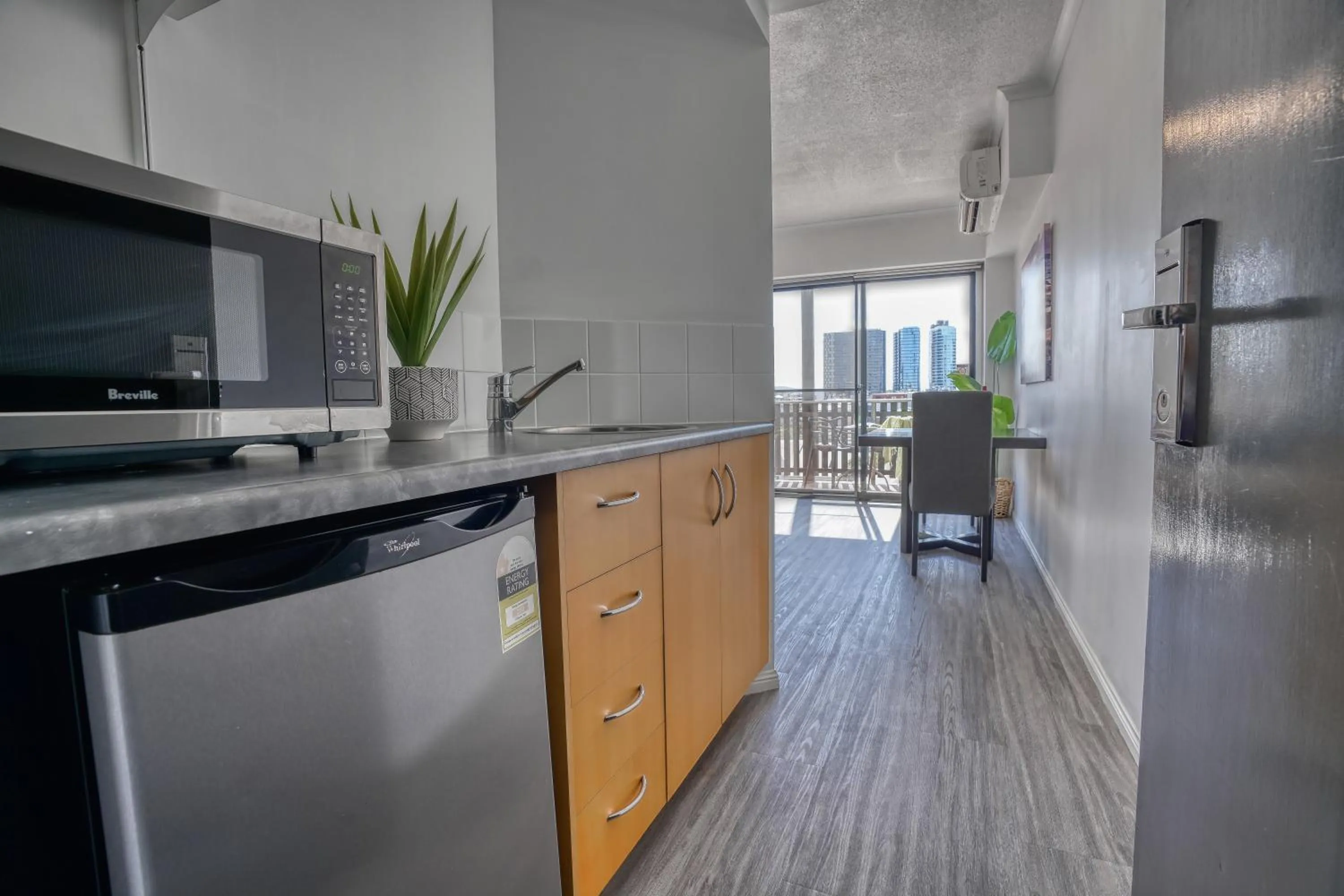 Kitchen or kitchenette in Central Brunswick Apartment Hotel