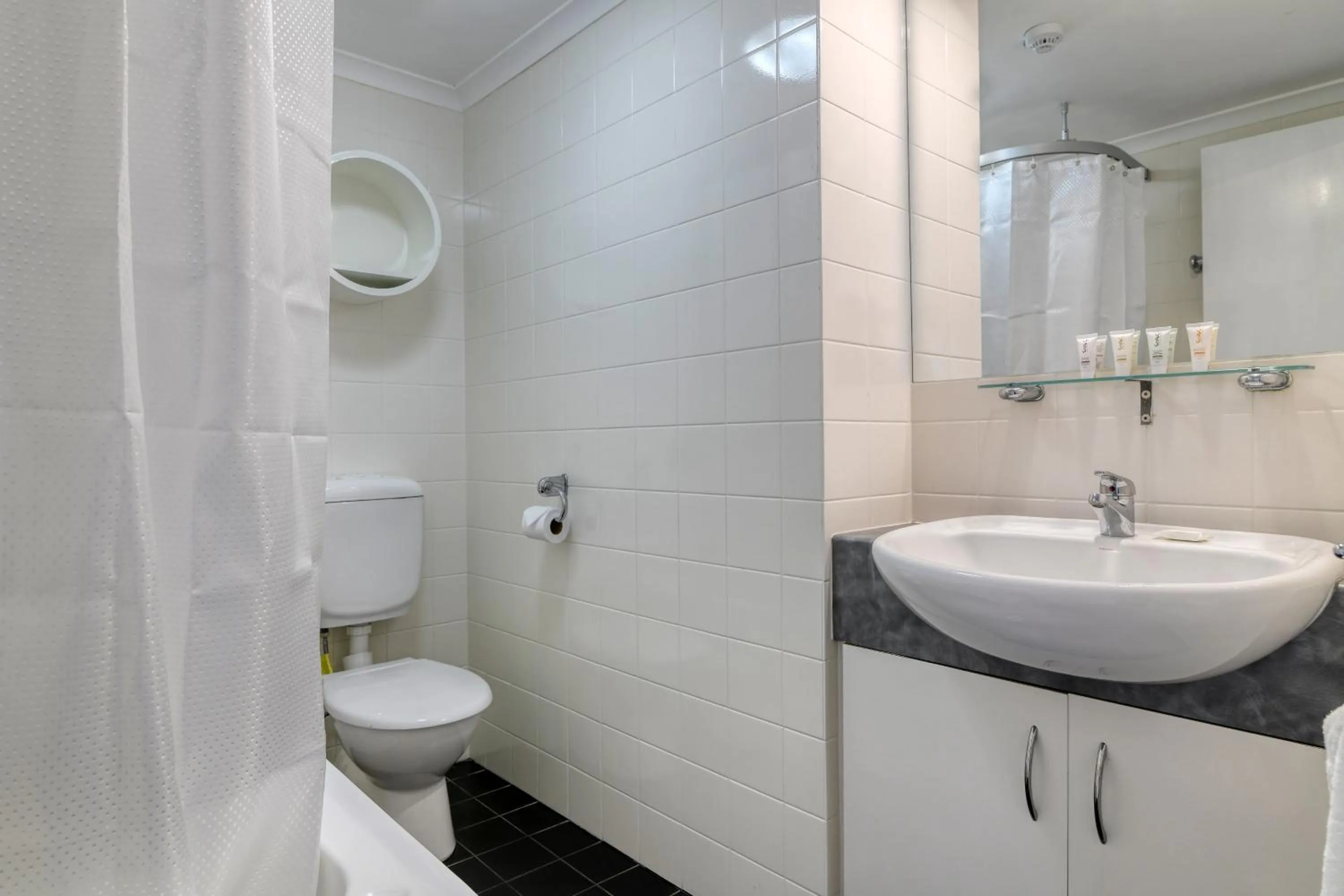 Bathroom in Central Brunswick Apartment Hotel