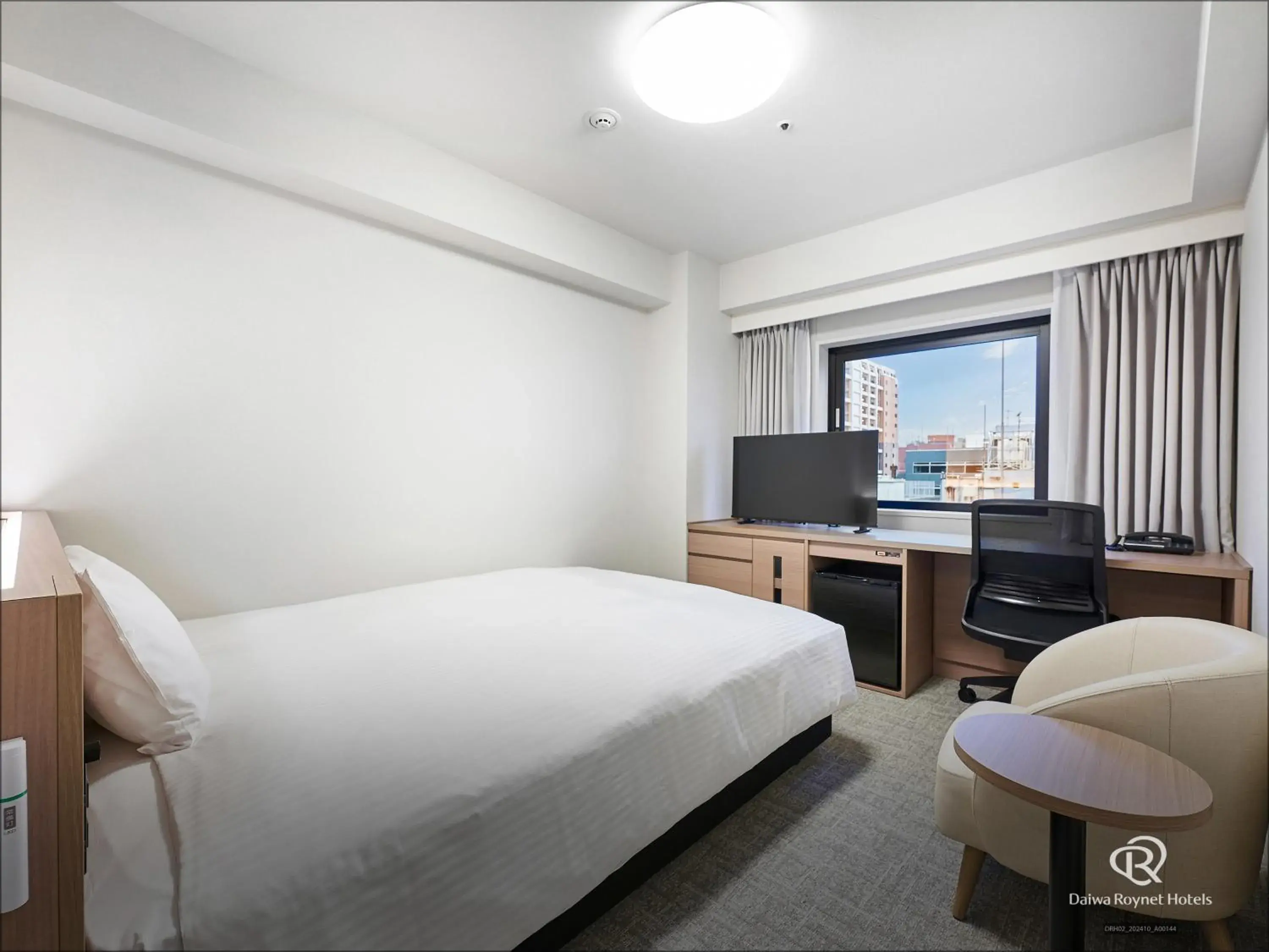 Standard Double Room - Smoking in Daiwa Roynet Hotel Yokohama-Koen Standard Double Room - Smoking in Daiwa Roynet Hotel Yokohama-Koen