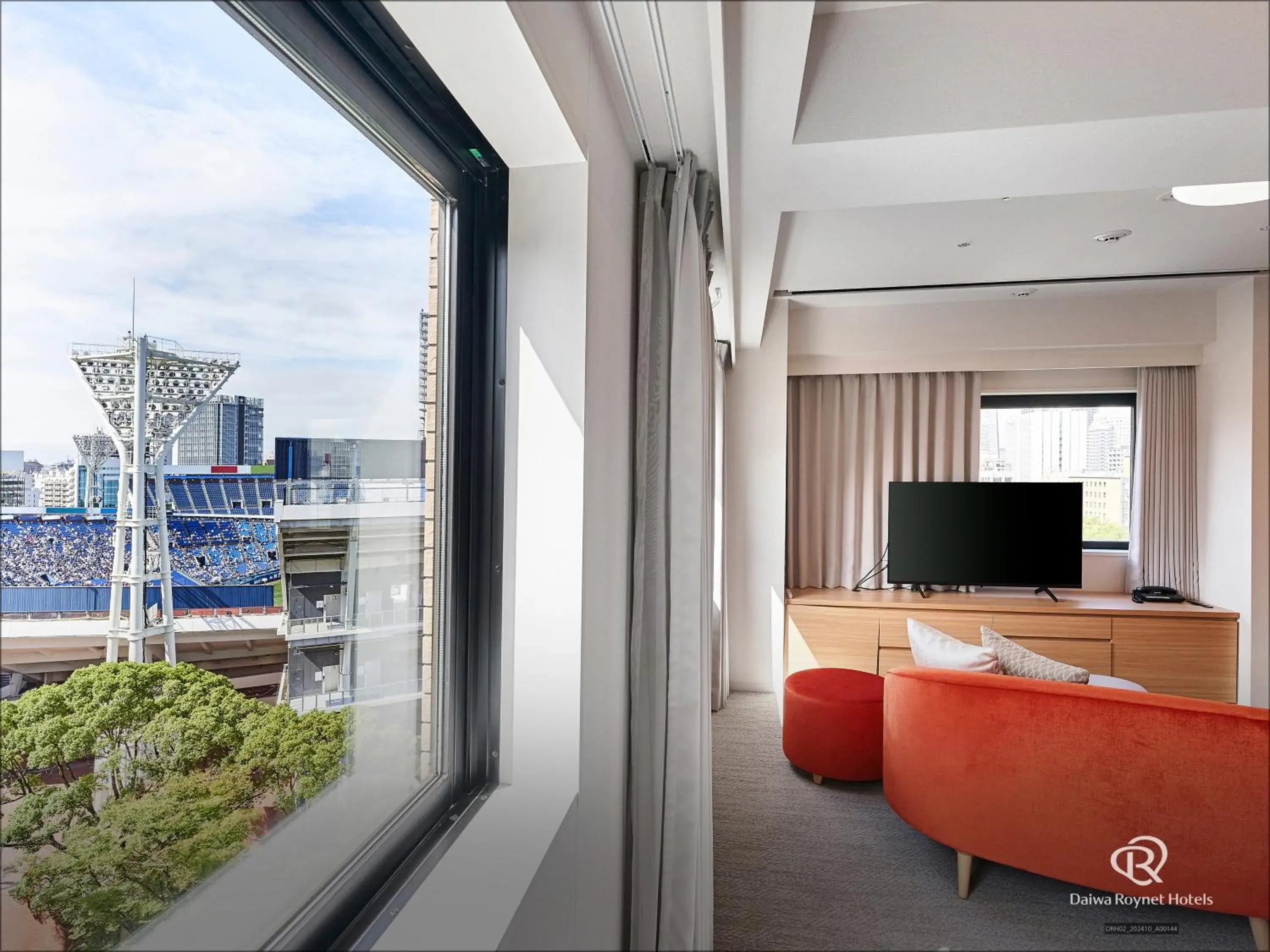 Theater Twin Room - Non-Smoking in Daiwa Roynet Hotel Yokohama-Koen Theater Twin Room - Non-Smoking in Daiwa Roynet Hotel Yokohama-Koen