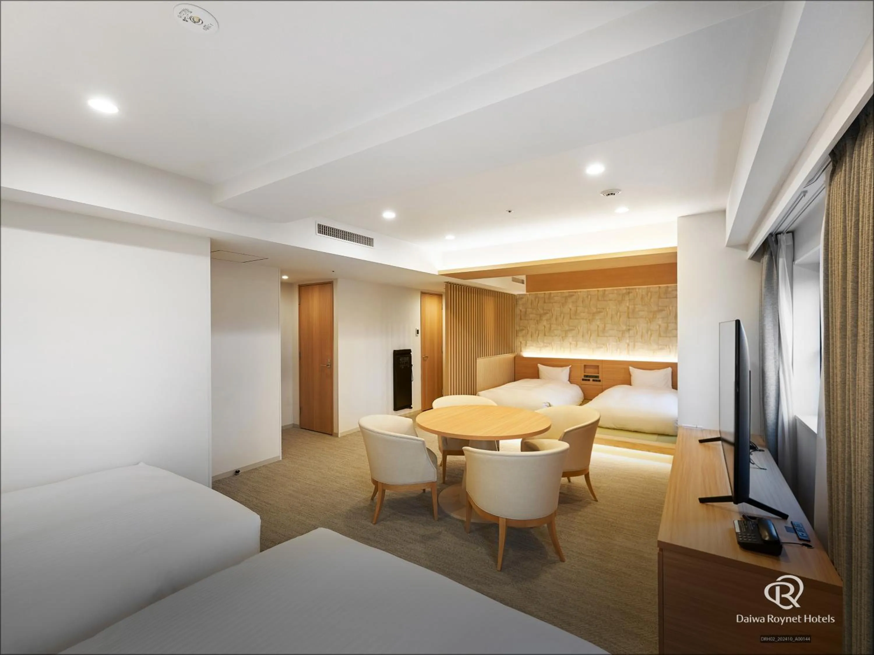 Bed in Daiwa Roynet Hotel Yokohama-Koen