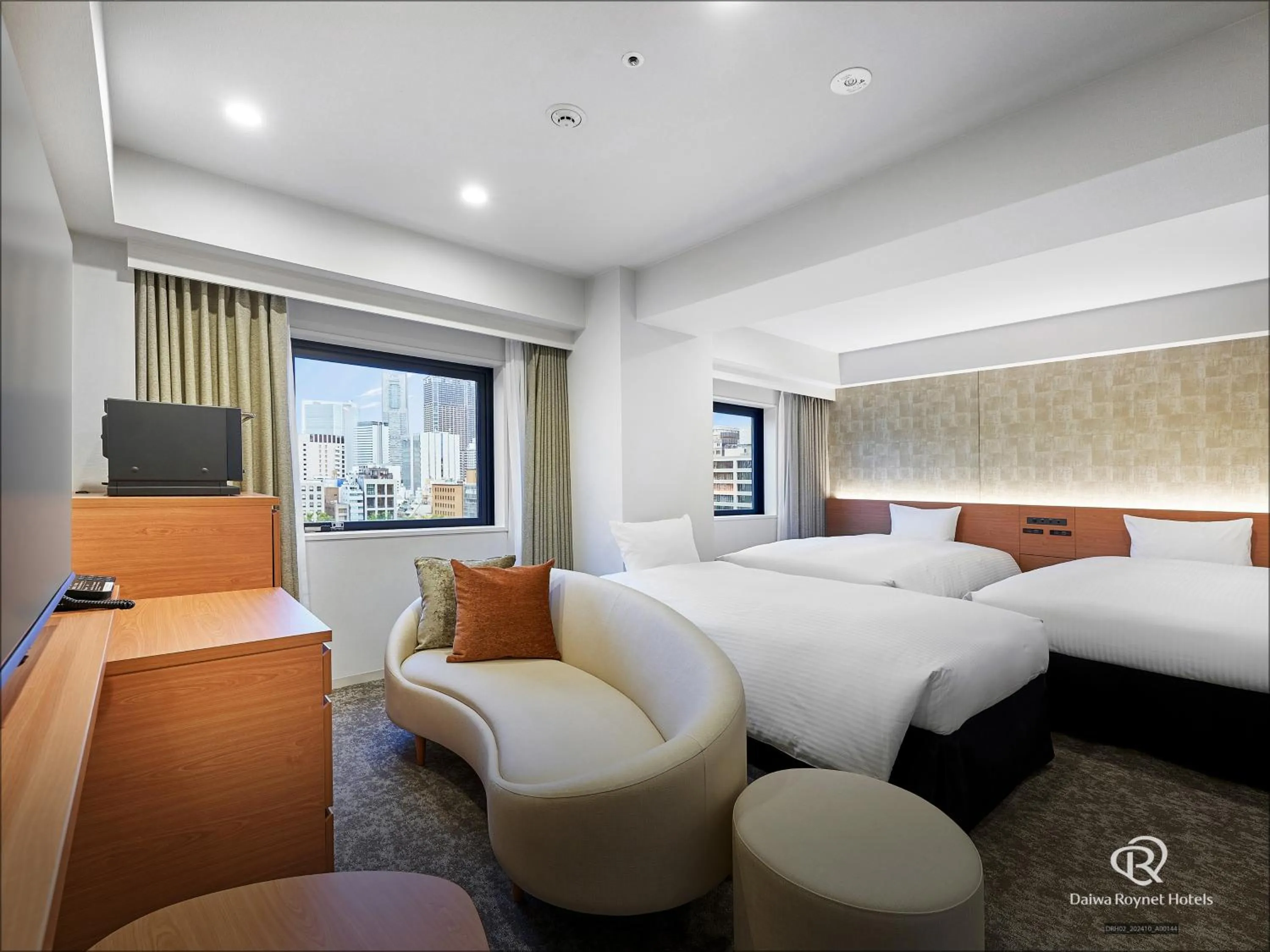 Bed in Daiwa Roynet Hotel Yokohama-Koen