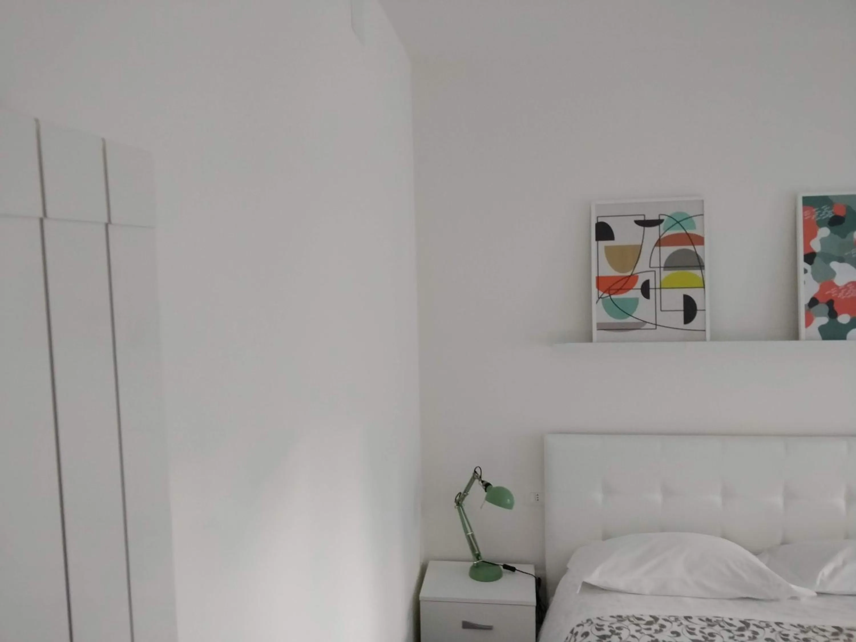 Photo of the whole room, Bed in Novantatrè