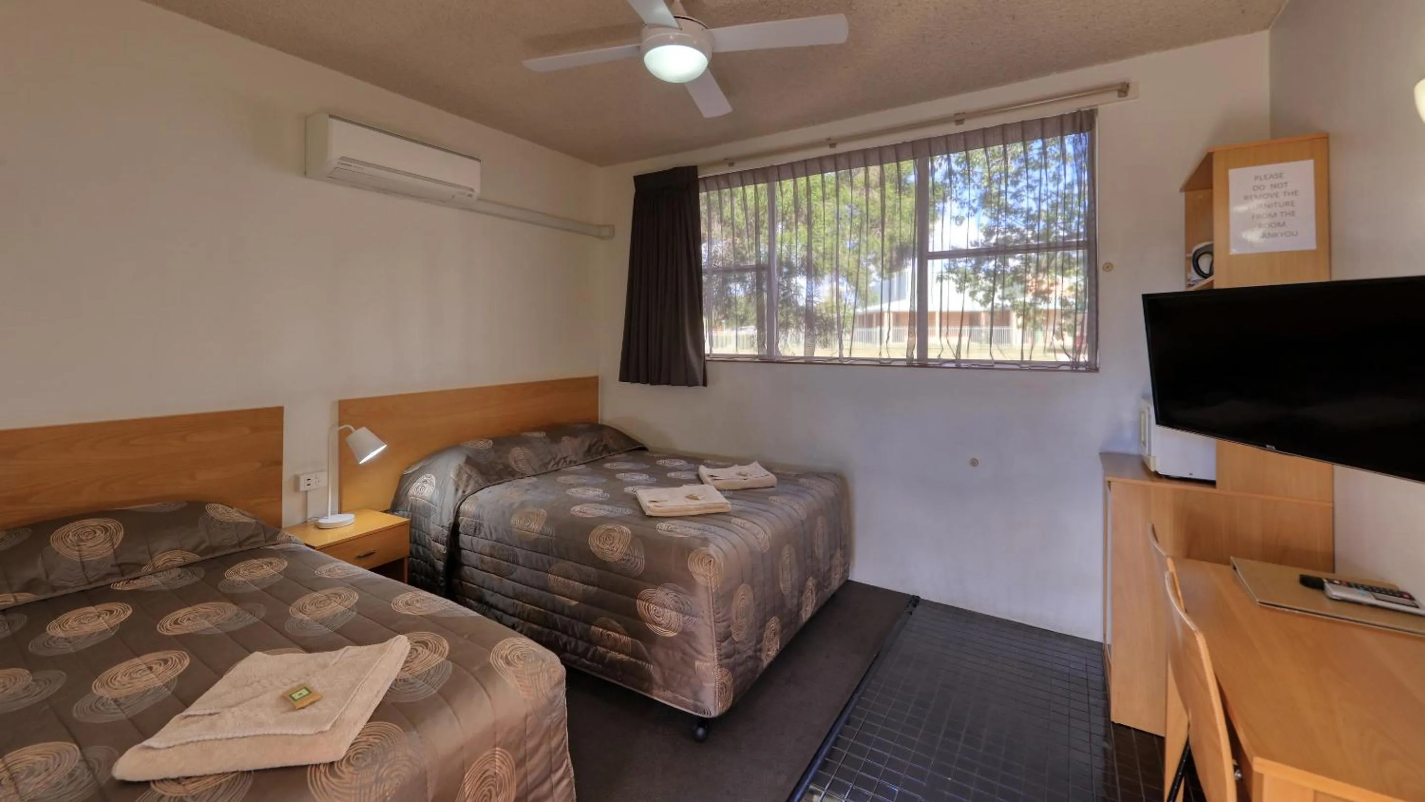 Bed in Gunnedah Motor Inn