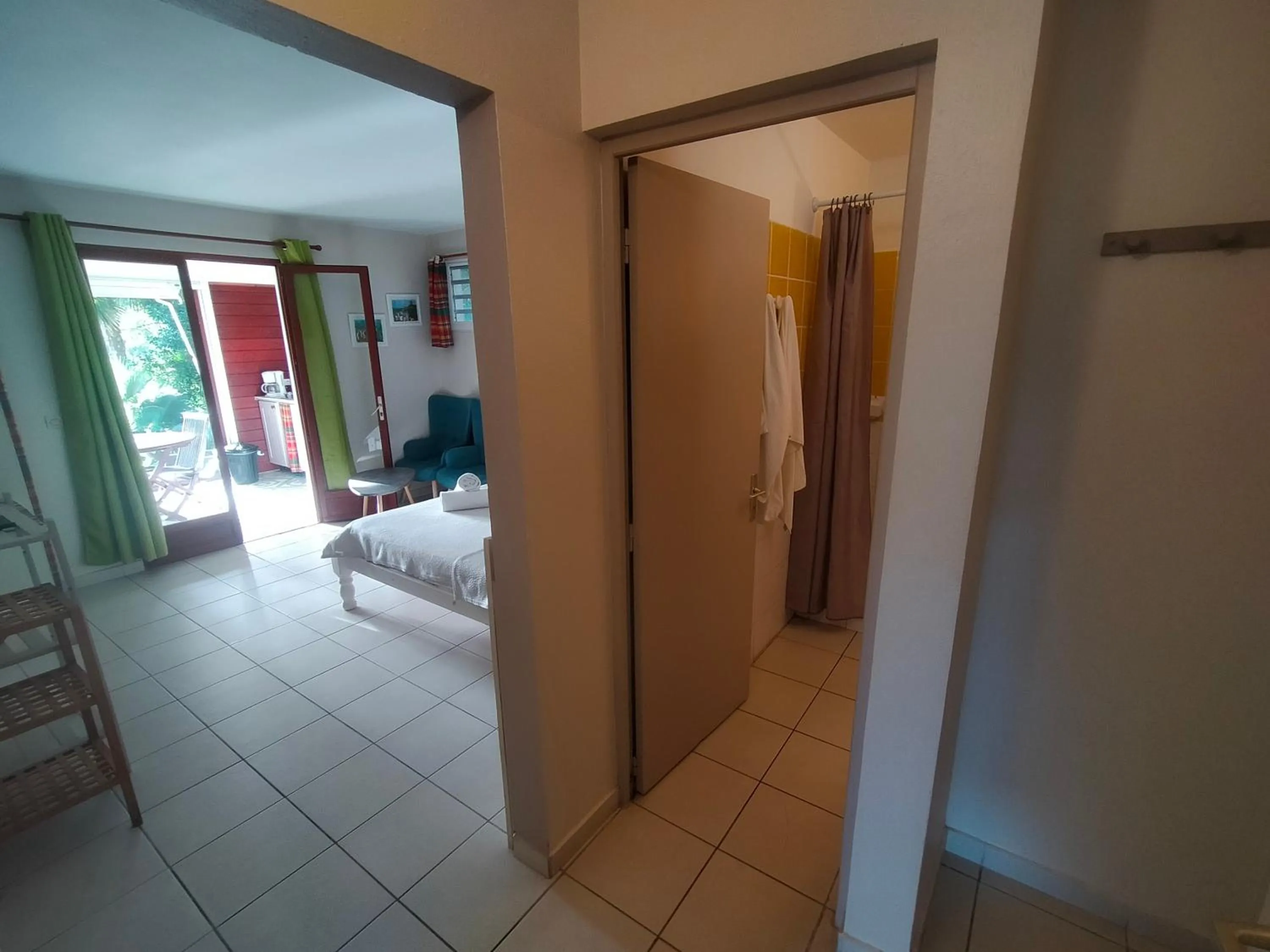 Photo of the whole room, Bed in Ti Village Creole