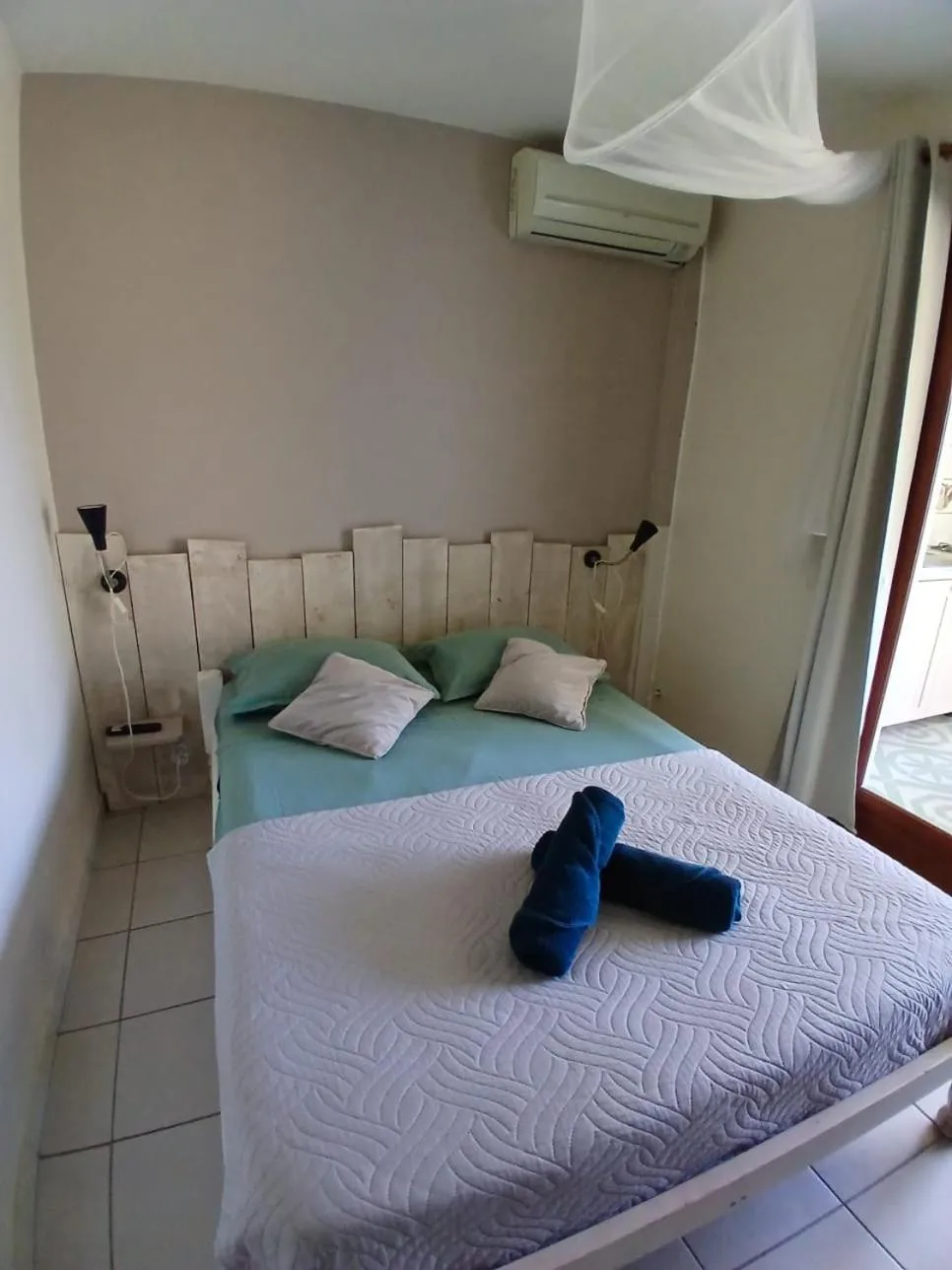 Bedroom, Bed in Ti Village Creole