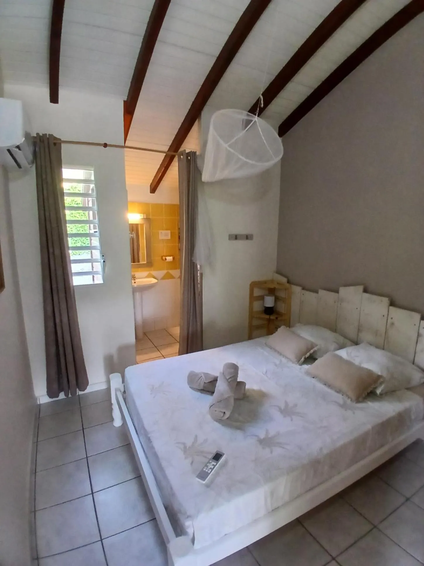 Bedroom, Bed in Ti Village Creole