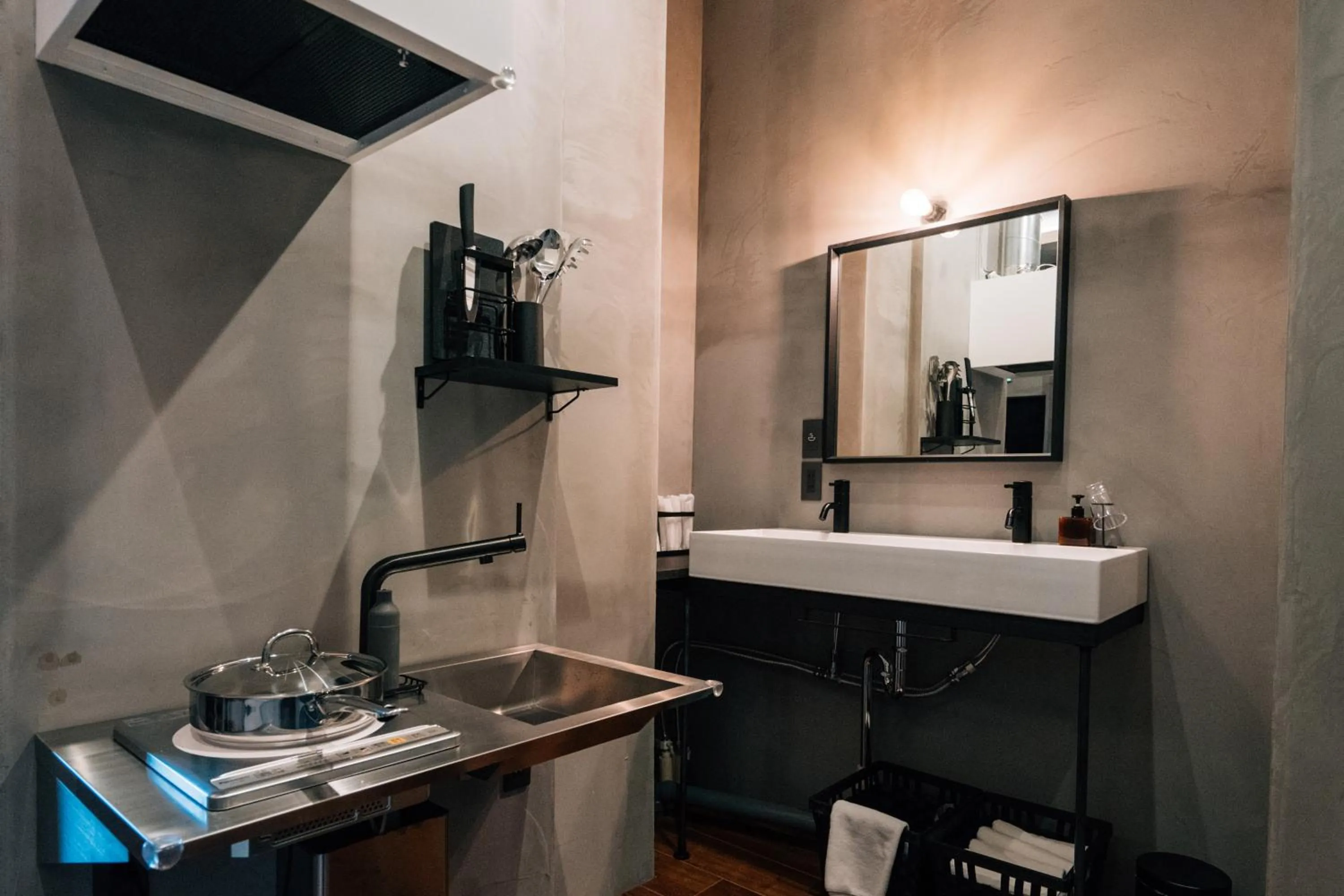 Kitchen or kitchenette in mizuka Nakasu 1 - unmanned hotel -