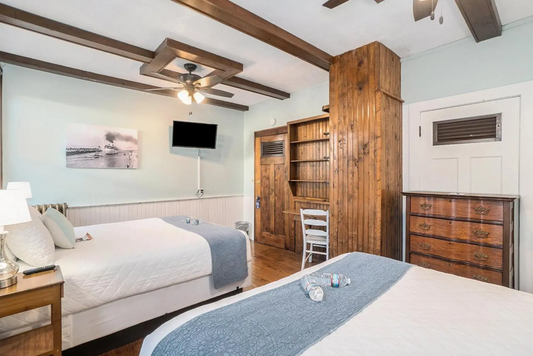 Queen Room with Two Queen Beds in Historic Hotel Nichols Queen Room with Two Queen Beds in Historic Hotel Nichols