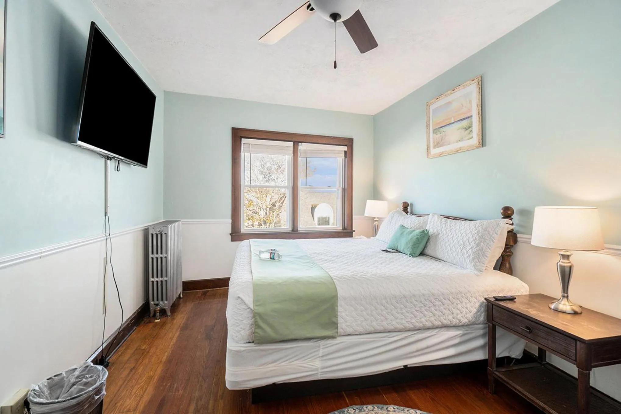 Bed in Historic Hotel Nichols