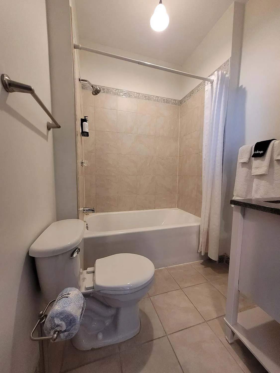 Toilet in Historic Hotel Nichols