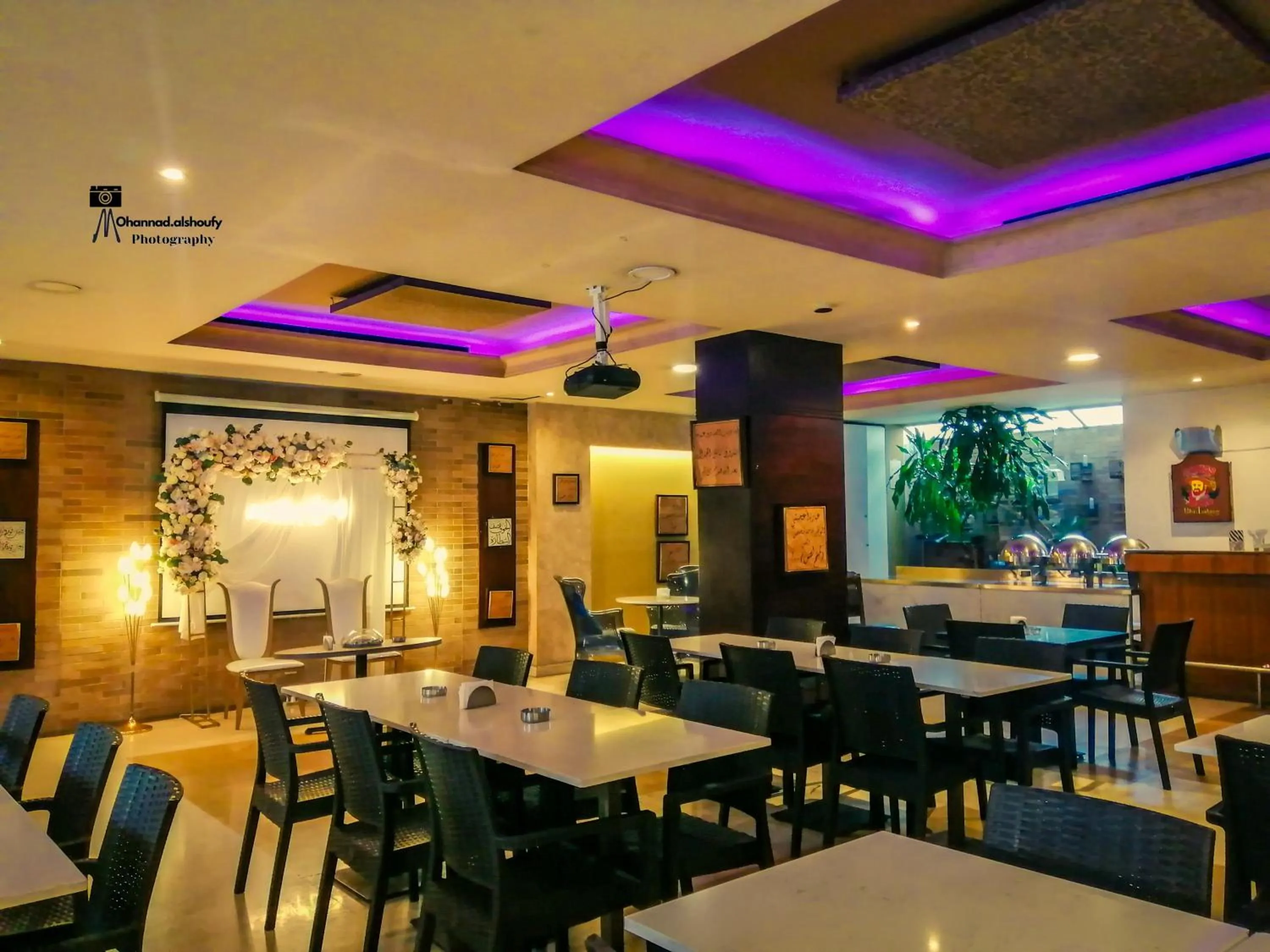 Restaurant/places to eat in Caesar's Park Hotel