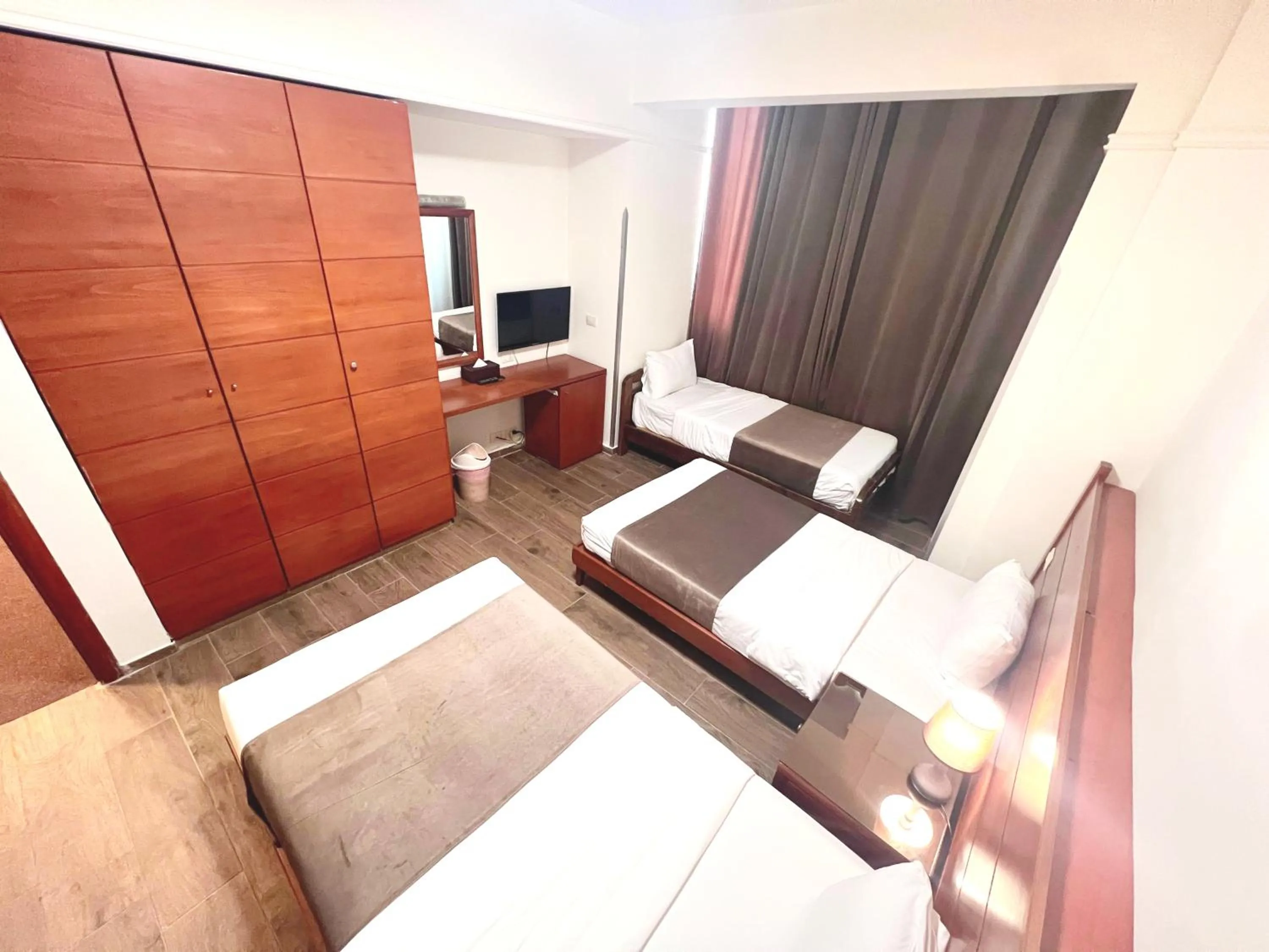 Bedroom, Bed in Caesar's Park Hotel