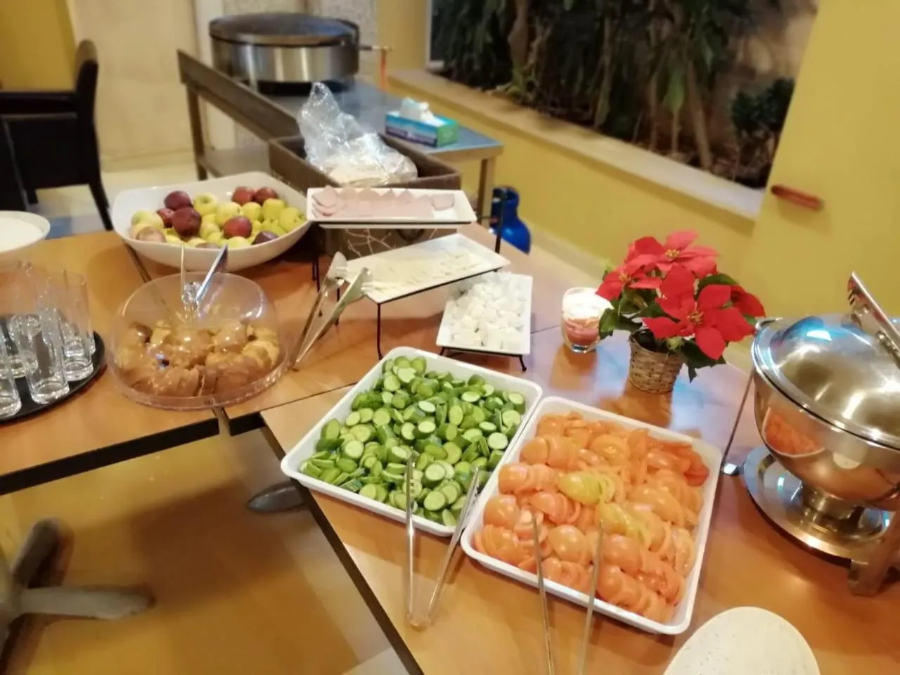 Buffet breakfast in Caesar's Park Hotel