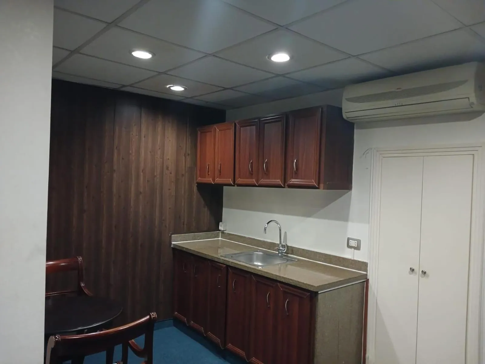 kitchen in Caesar's Park Hotel