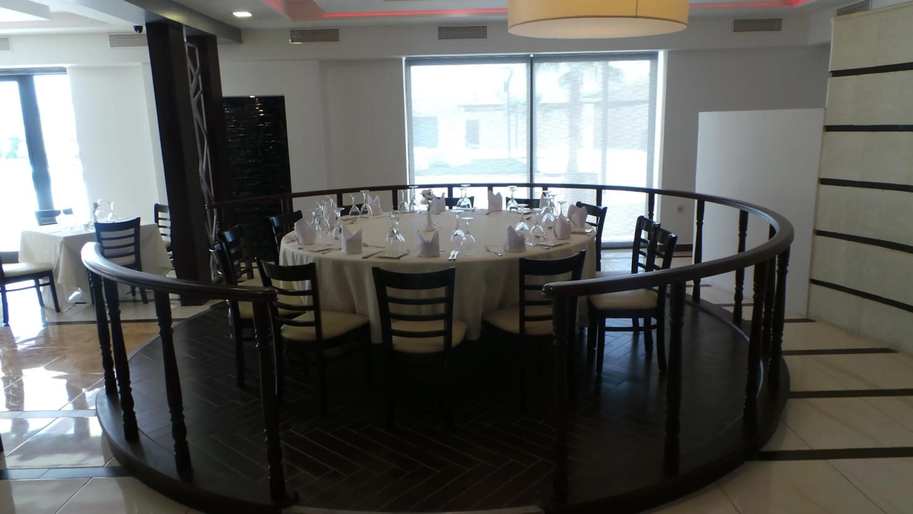 Restaurant/places to eat in Amman Airport Hotel