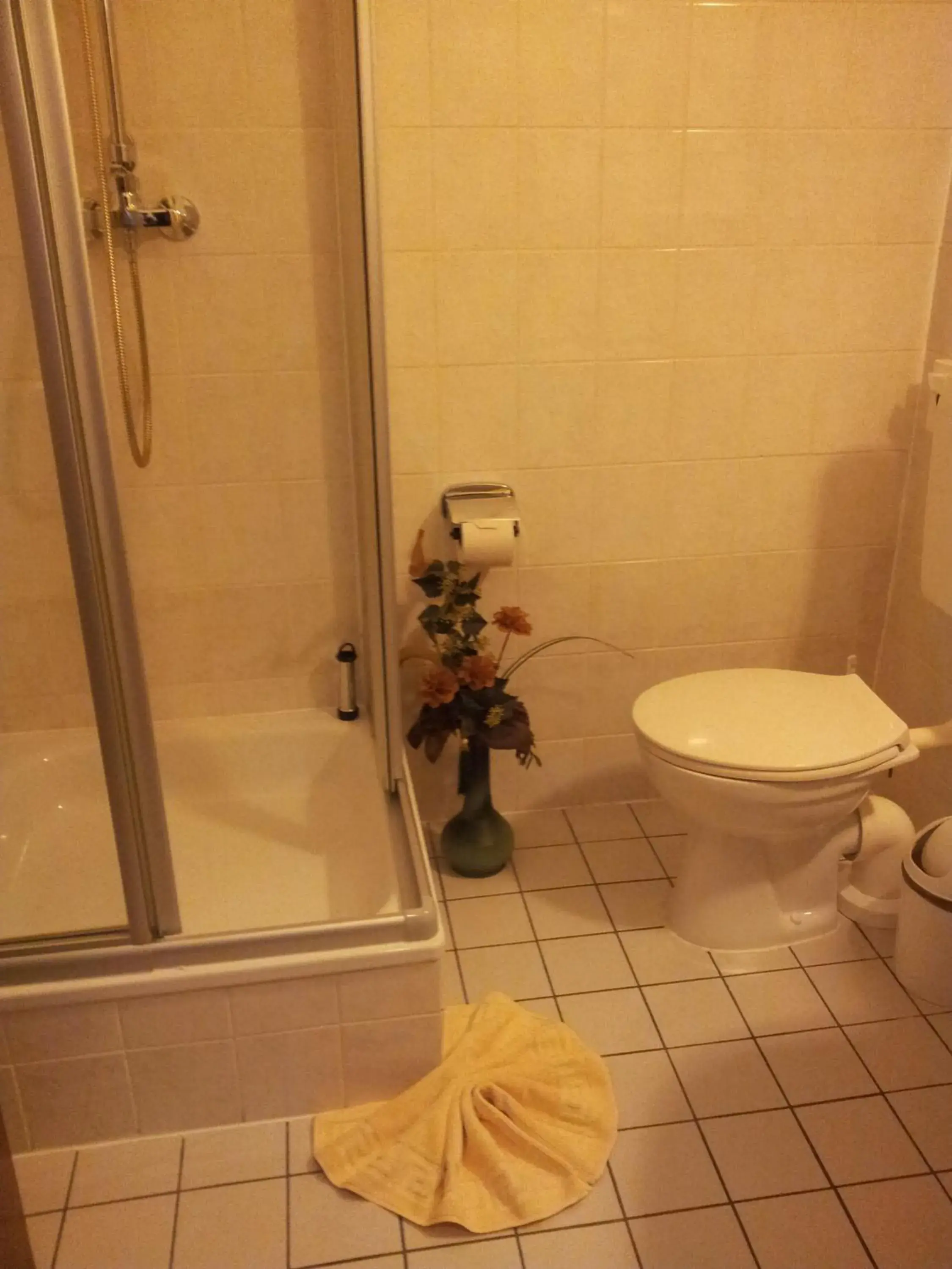 Single Room in Hotel Wippertal - voll klimatisiert Single Room in Hotel Wippertal - voll klimatisiert