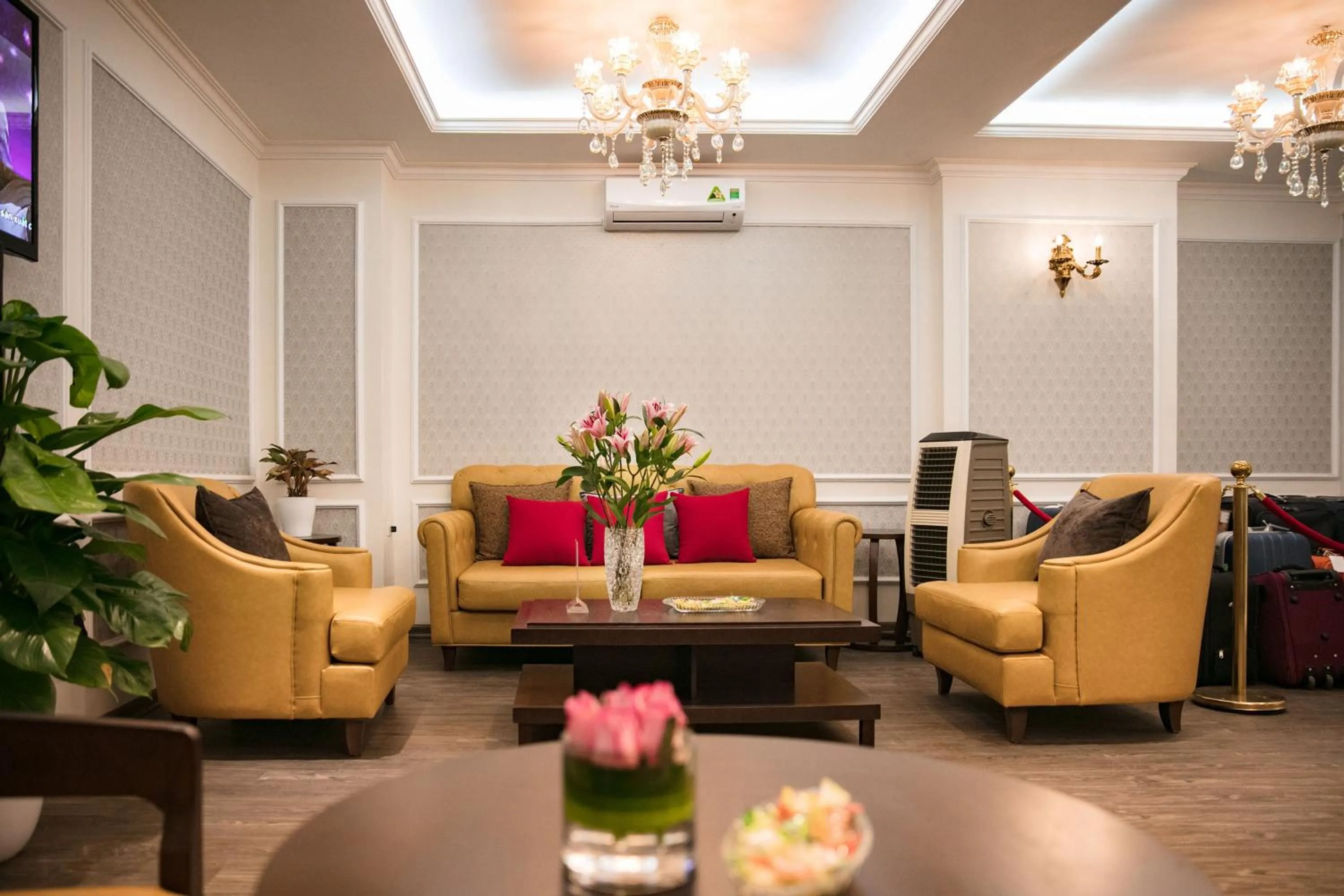 Lobby or reception in Serene Boutique Hotel & Spa