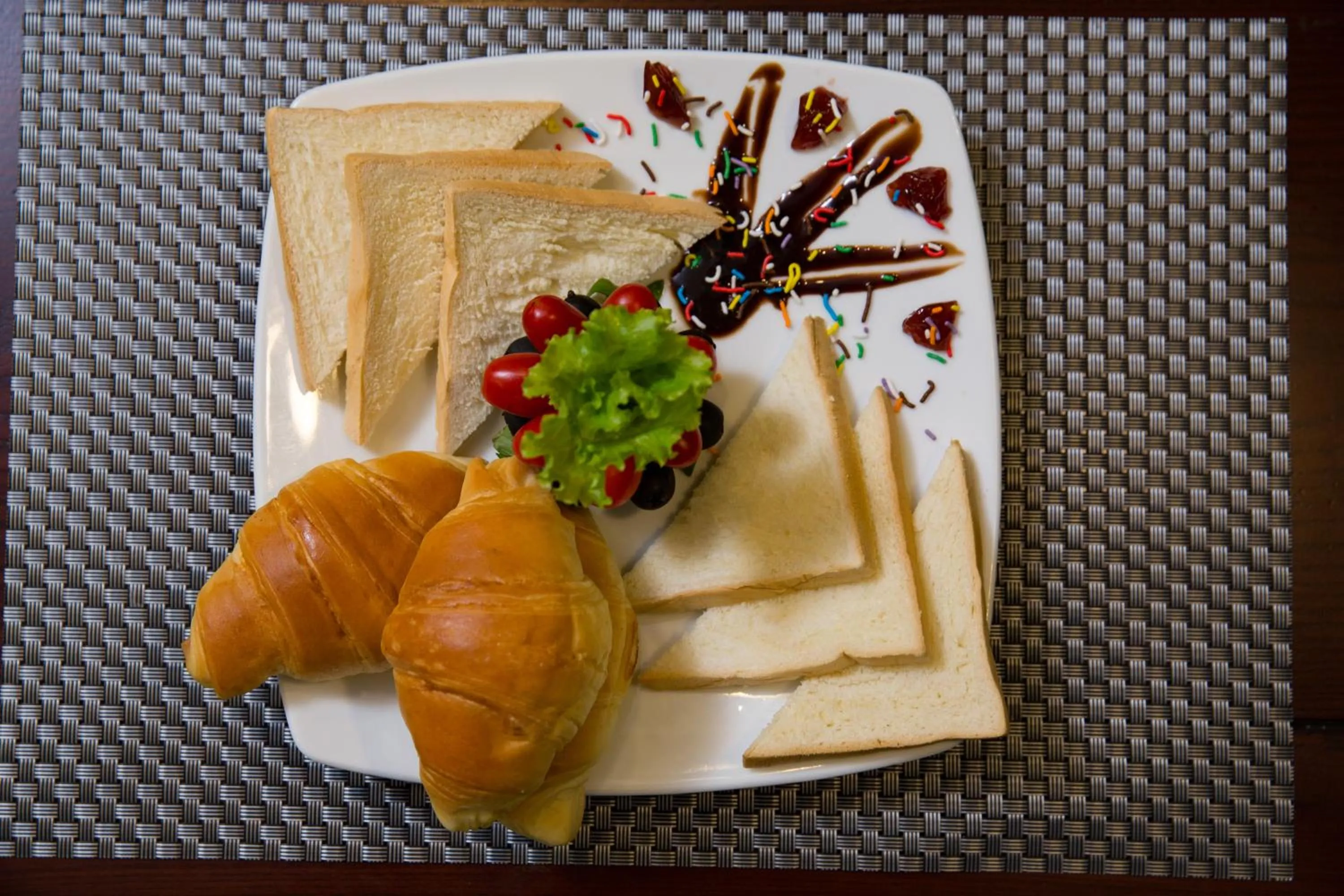 Food and drinks in Serene Boutique Hotel & Spa