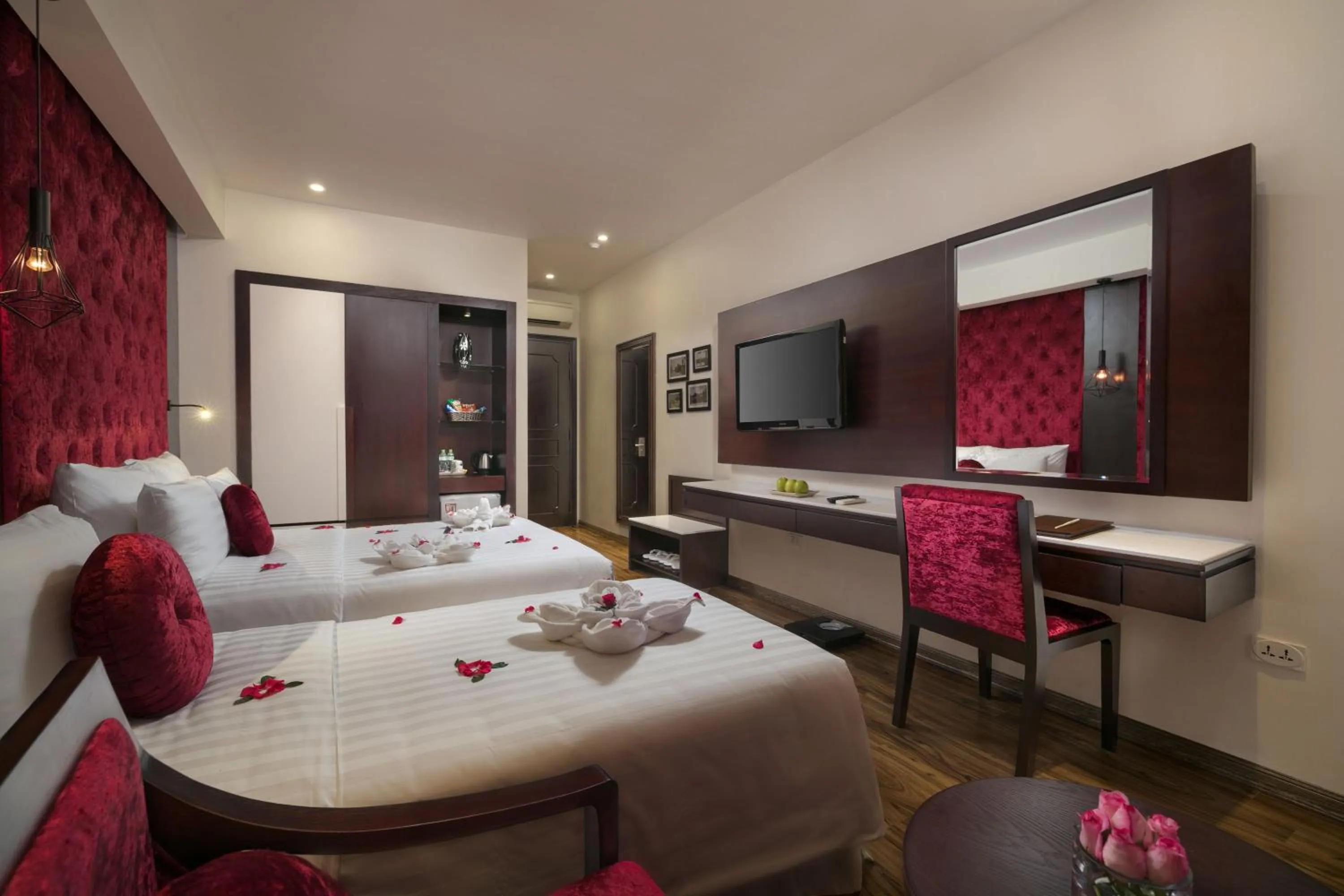 View (from property/room), Bed in Serene Boutique Hotel & Spa