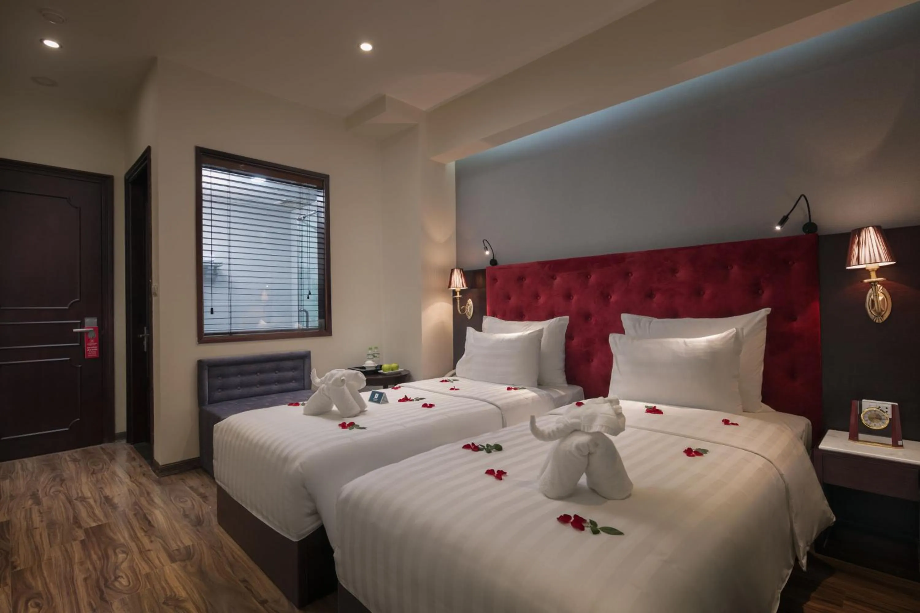 Coffee/tea facilities, Bed in Serene Boutique Hotel & Spa