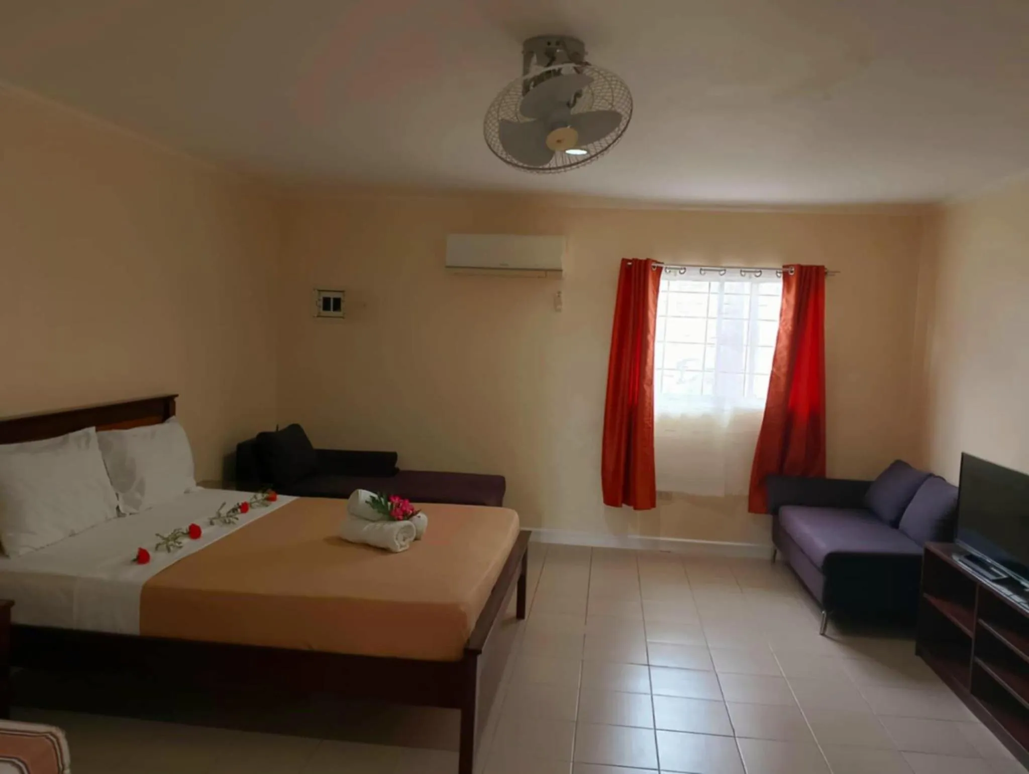 Bed in Villa Del Pueblo Inn