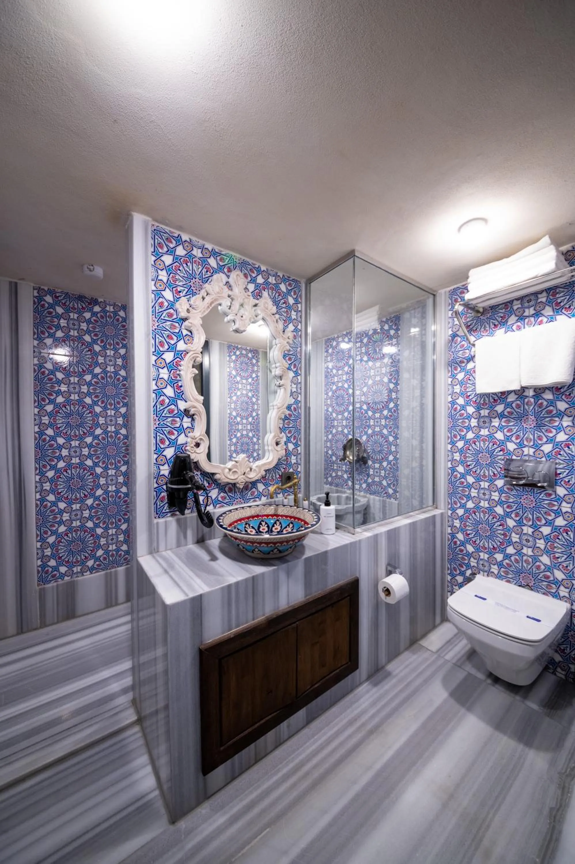 Shower in Maridin Hotel