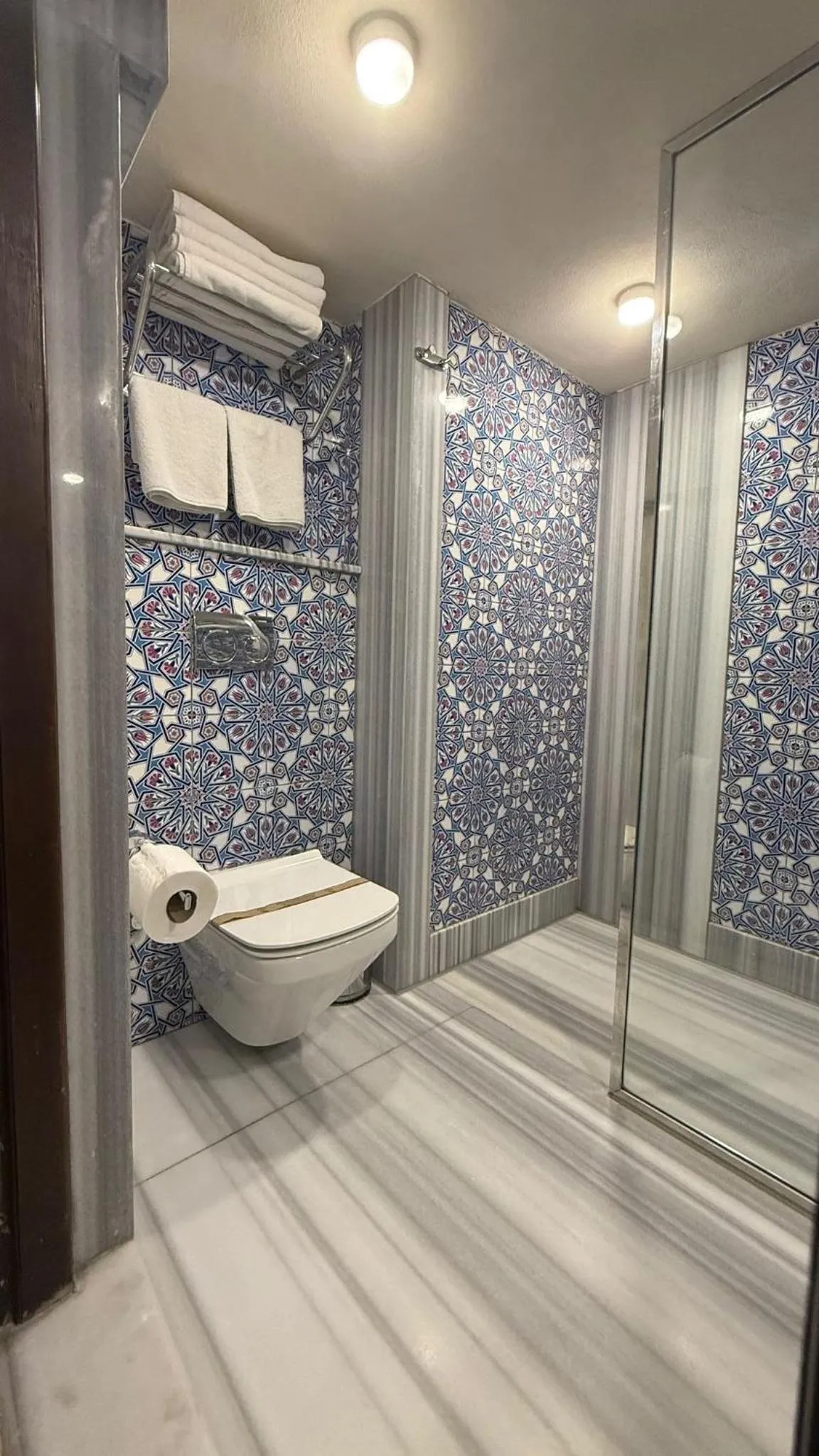 Shower in Maridin Hotel