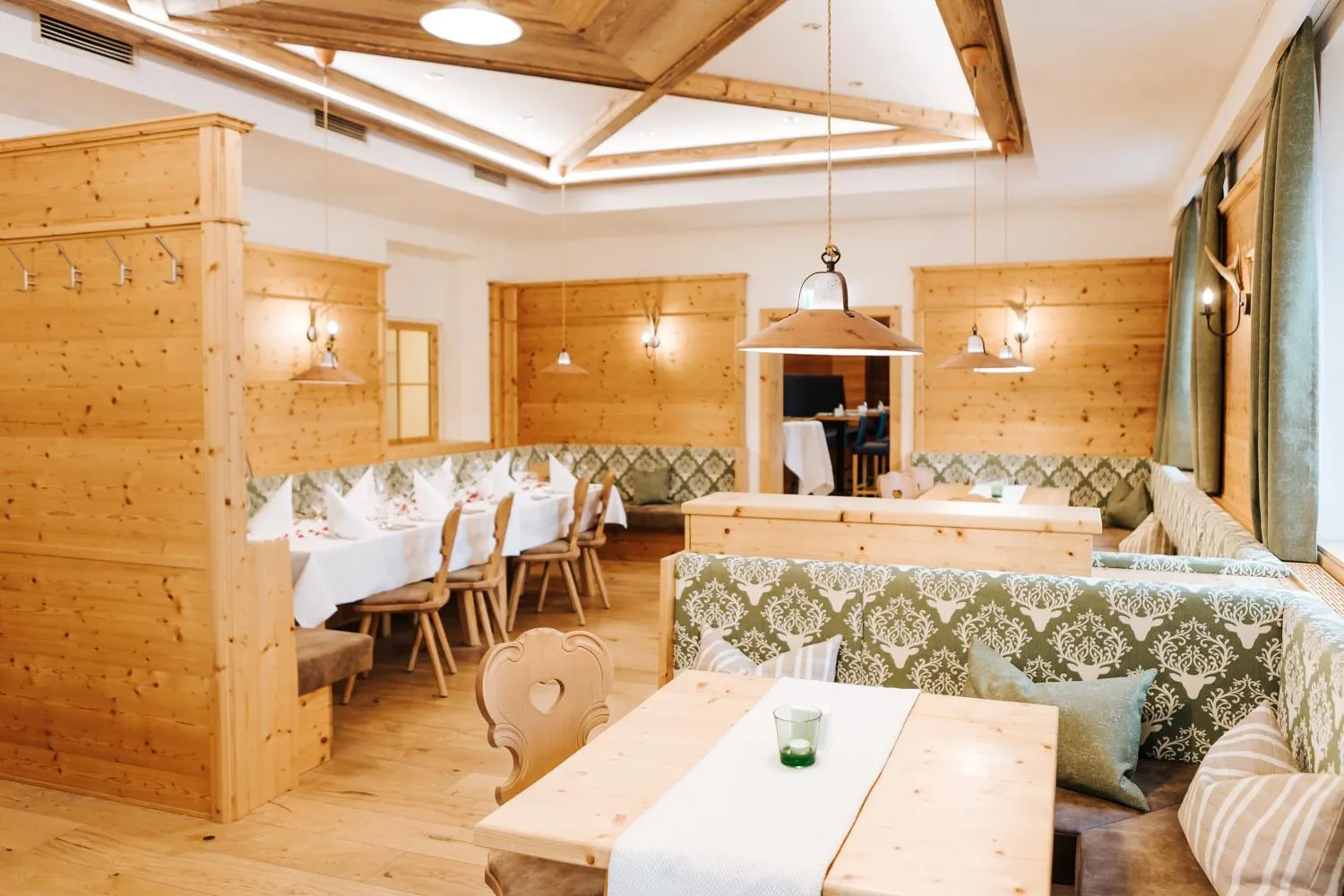 Restaurant/places to eat in Hotel Der Stockinger